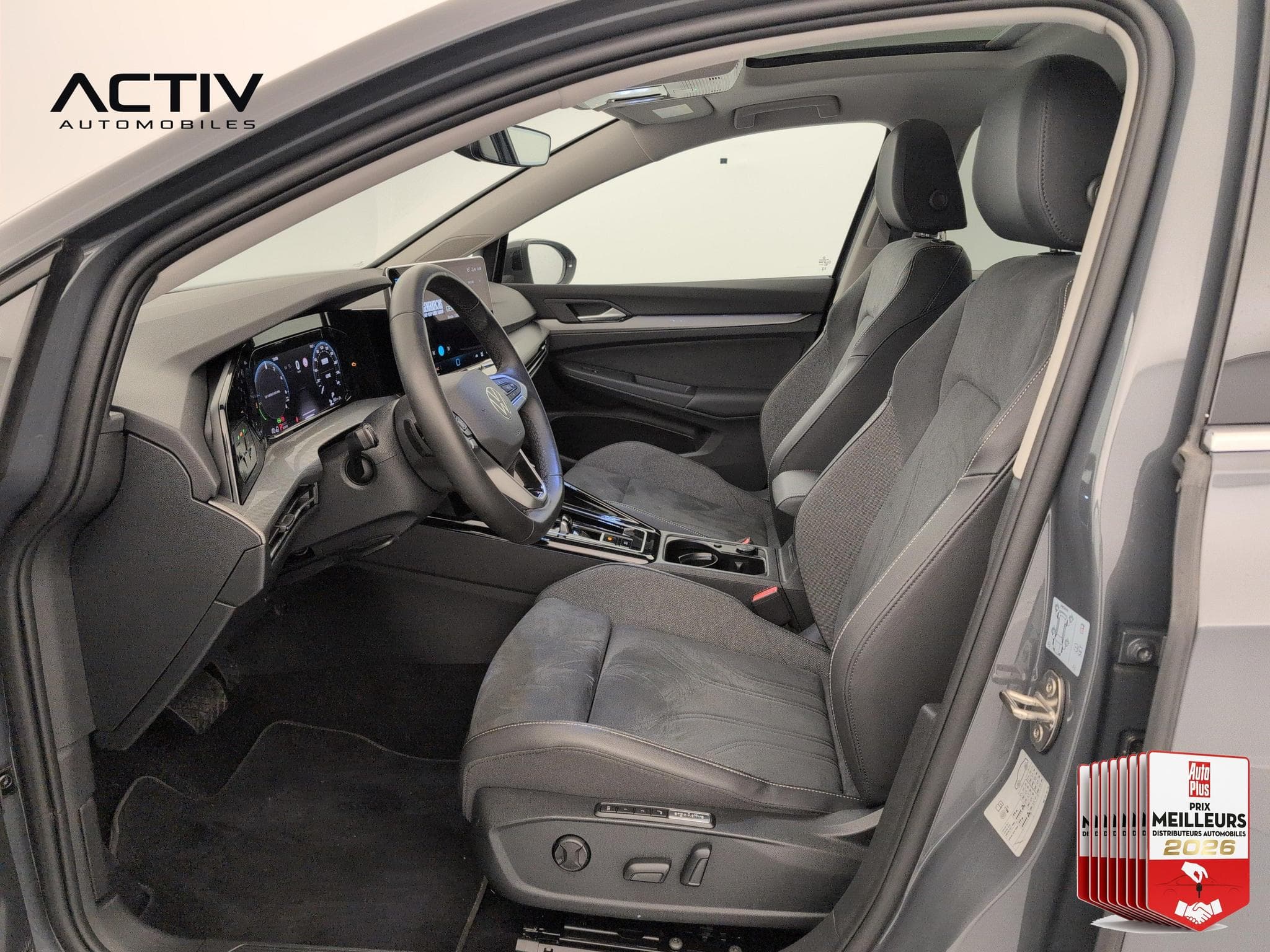 VW GOLF 1.5 EHYBRID 204 DSG6 STYLE (2025) - Photo 18