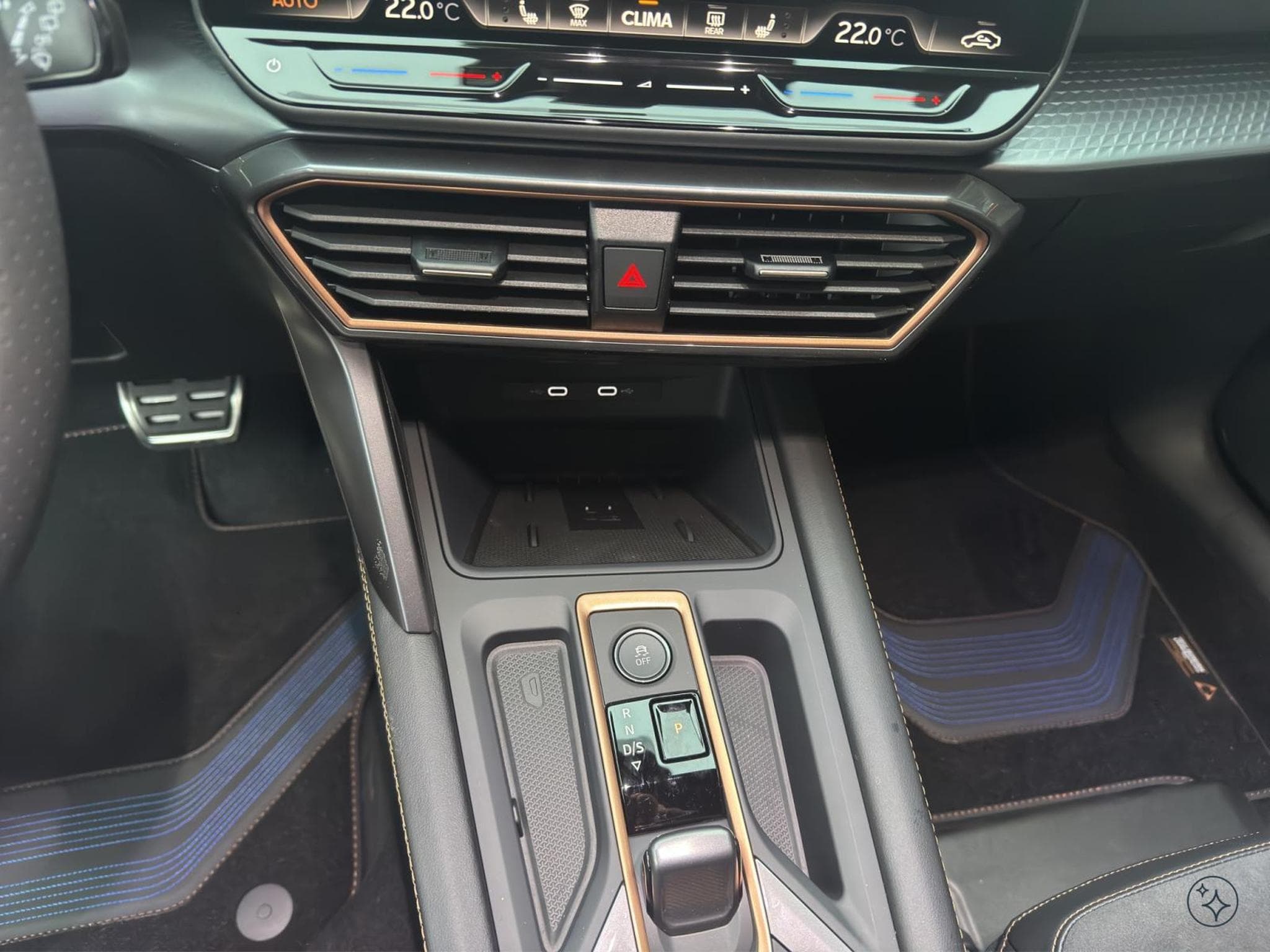 Cupra Leon 1.5 eTSI (2026) - Photo 13