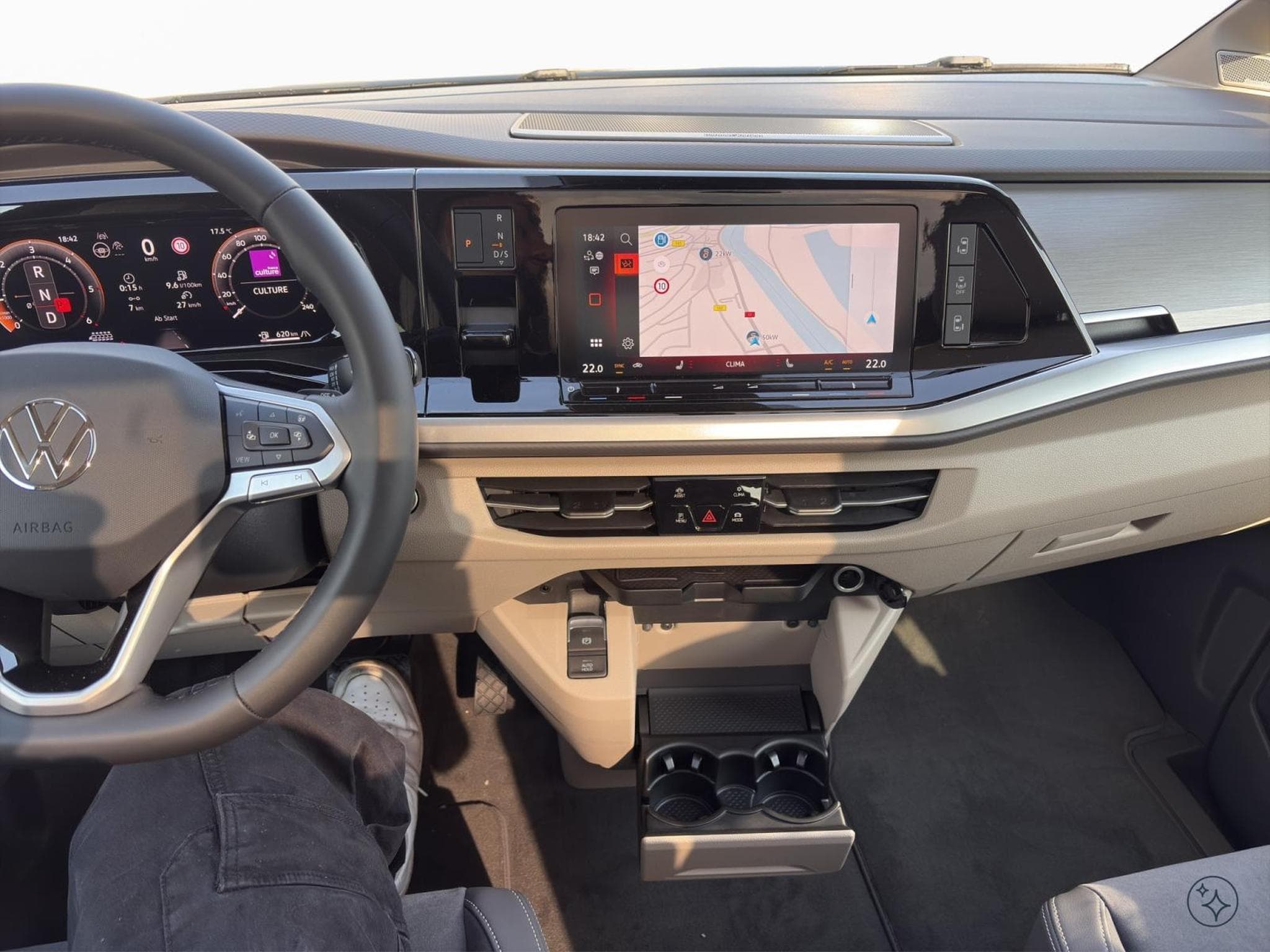 VW T7 Life (2026) - Photo 8