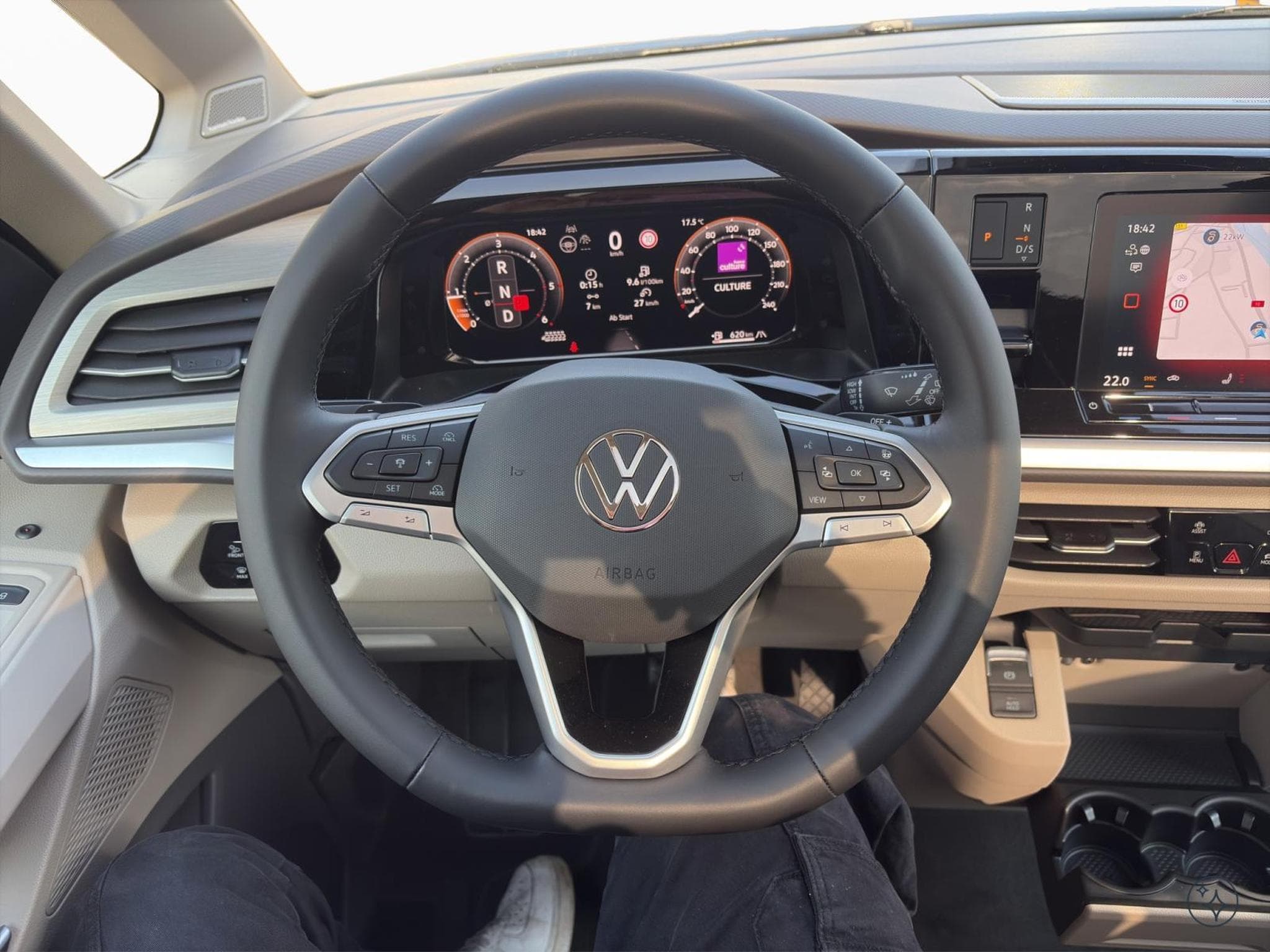 VW T7 Life (2026) - Photo 9