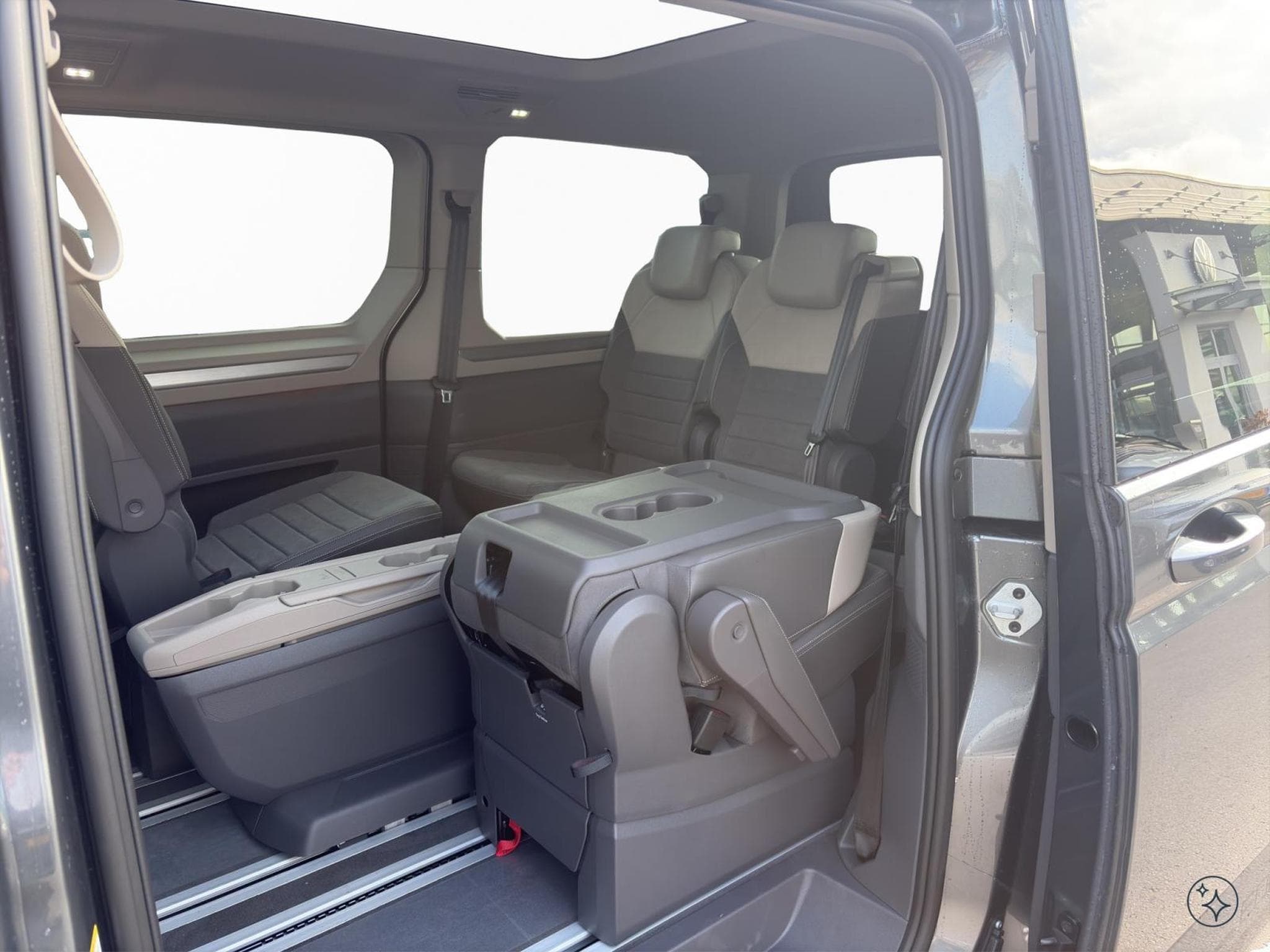 VW T7 Life (2026) - Photo 11