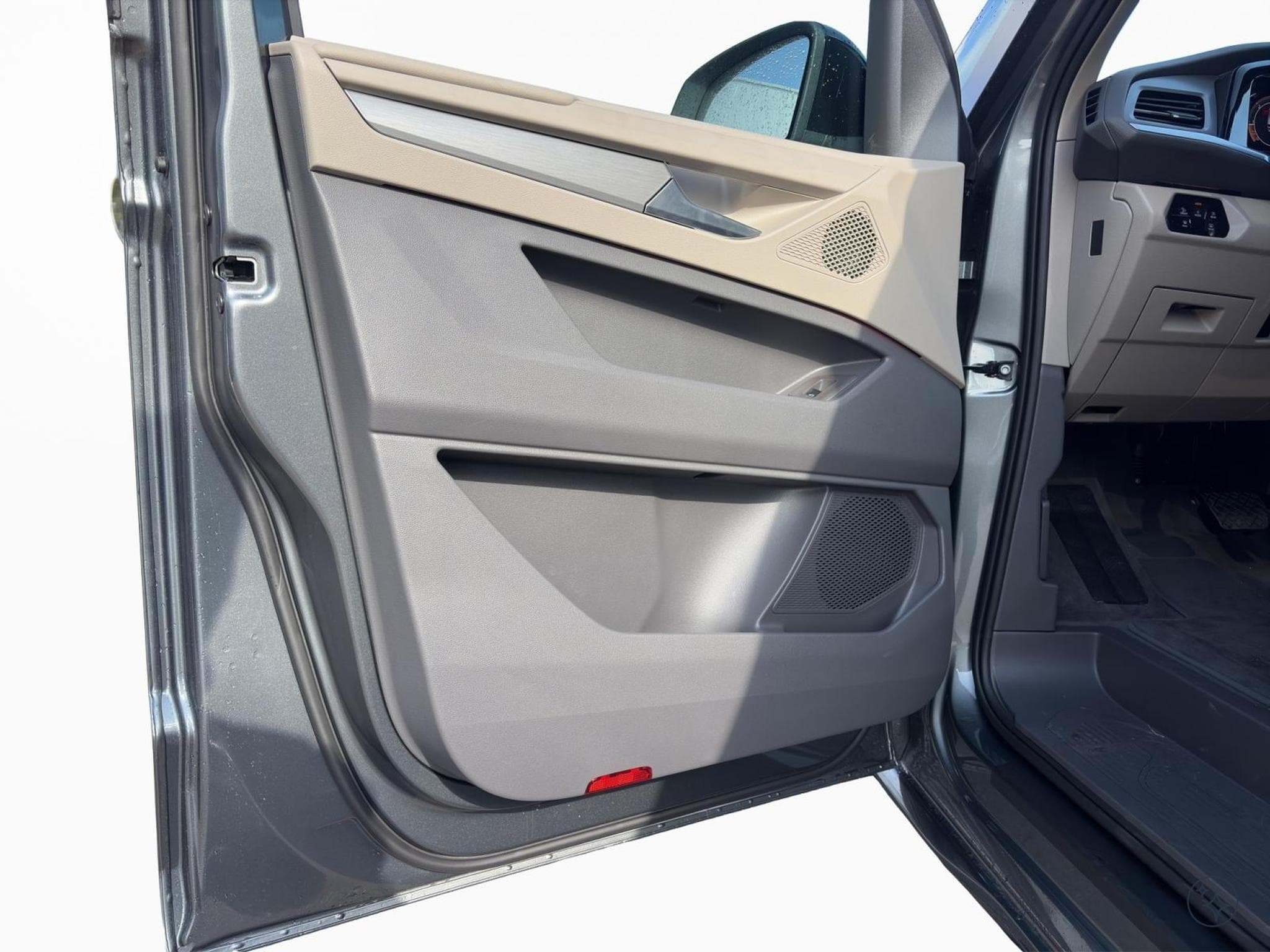 VW T7 Life (2026) - Photo 13