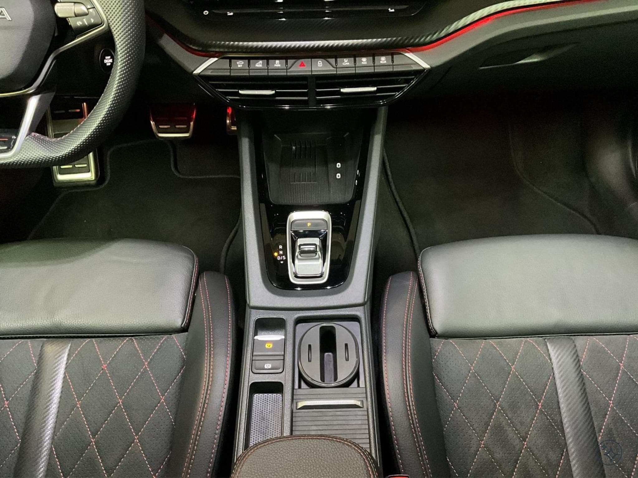 Skoda Octavia RS+DSG+SUEDIA+Audio-Canton+AHK (2025) - Photo 12