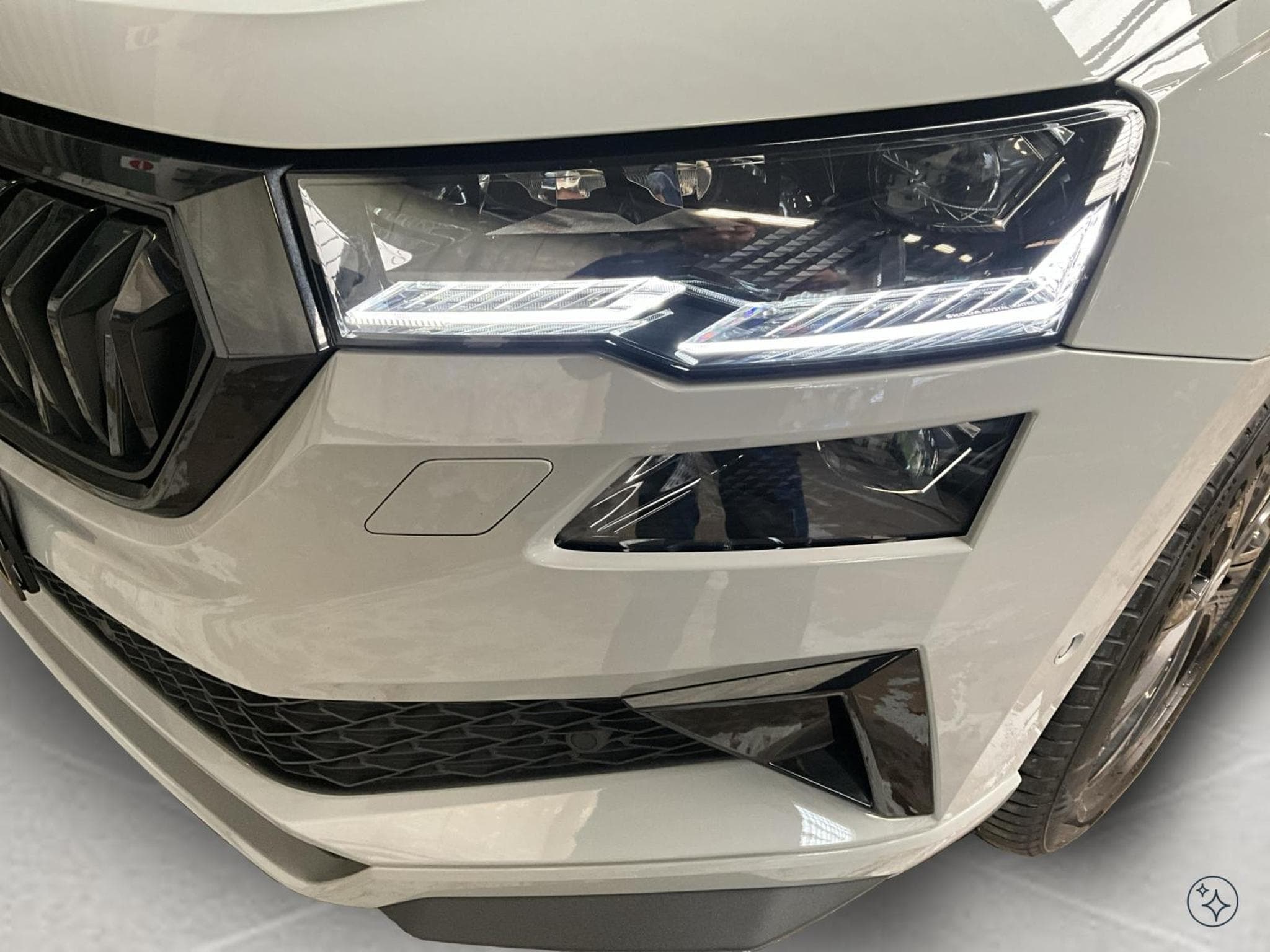 Skoda Karoq Sportline+DSG+4x4+P.Travel+P.Performance+P.Convenience+Kessy (2025) - Photo 17