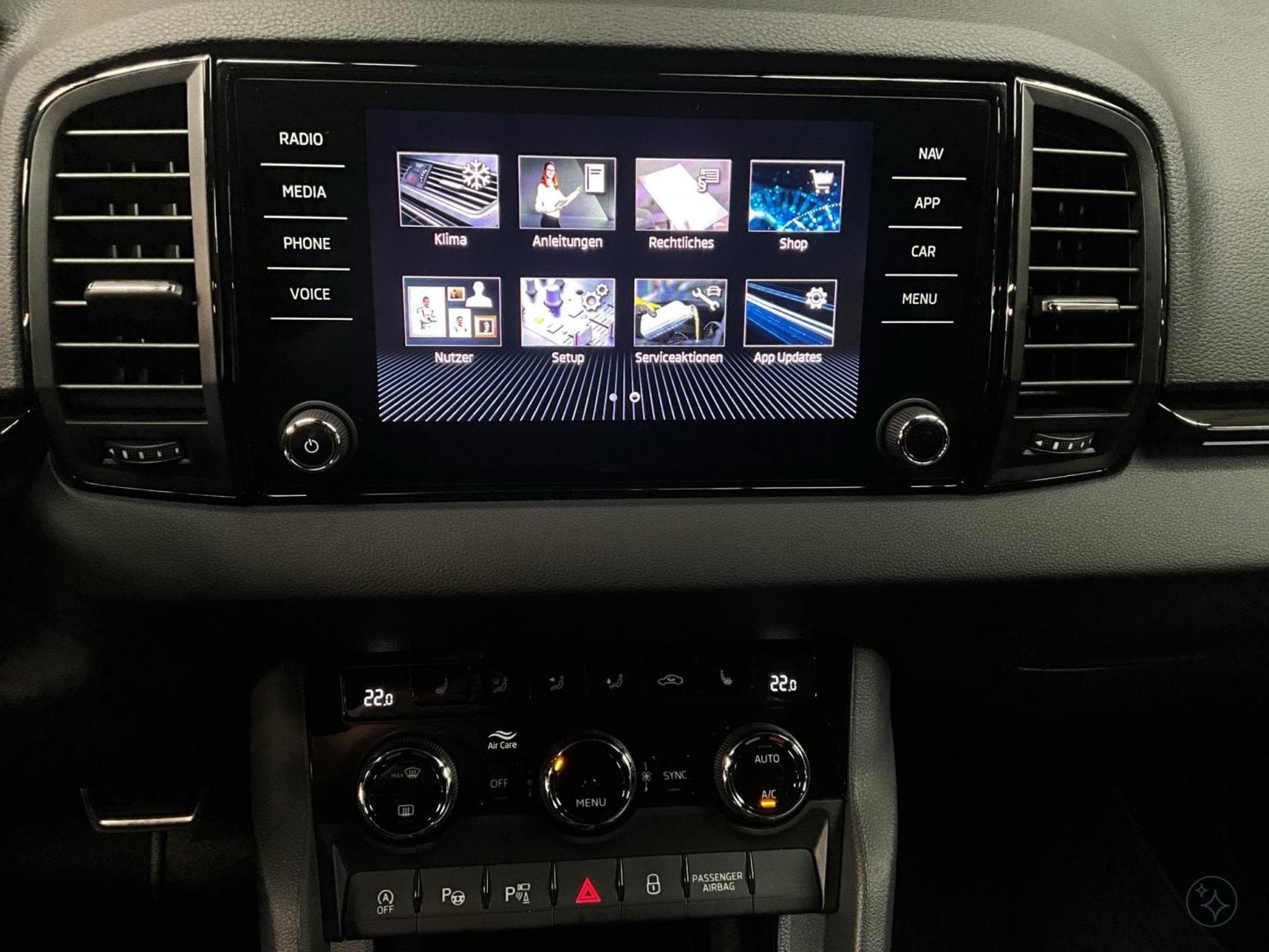 Skoda Karoq Sportline+DSG+4x4+P.Travel+P.Performance+P.Convenience+Kessy (2025) - Photo 19