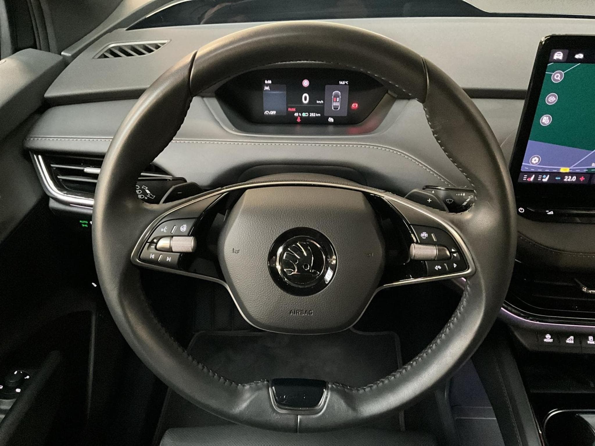 Skoda Enyaq 77kWh+L&K+iV85+Pompe-Chaleur+P.Transport+AHK+Led+Navi+DAB (2024) - Photo 10