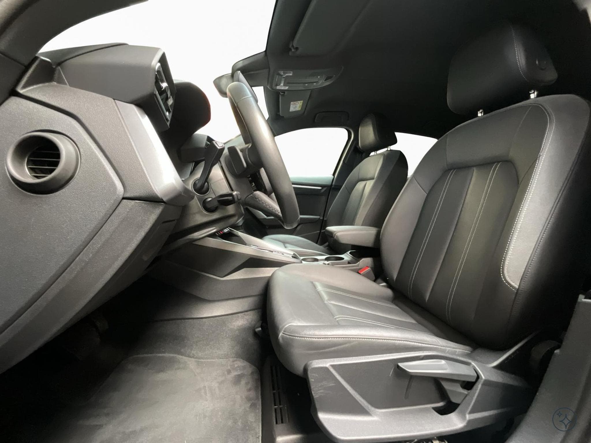 Audi A3 SB+s-line+35TFSI+S-Tronic+Led+Navi+P.Business+ (2025) - Foto 9