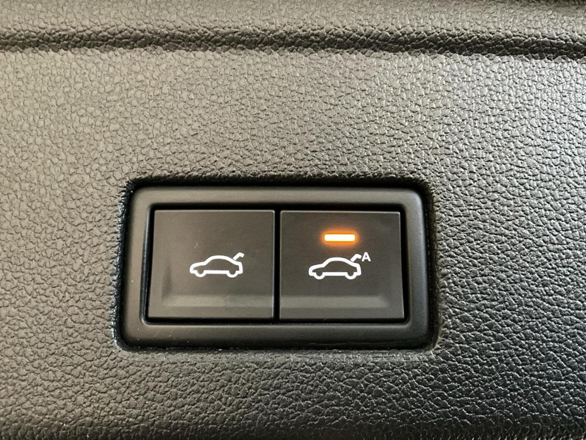 VW Touareg R-Line+Aut8+4Motion+P.confort+LM20+AHK+LED+NAVI (2025) - Photo 18