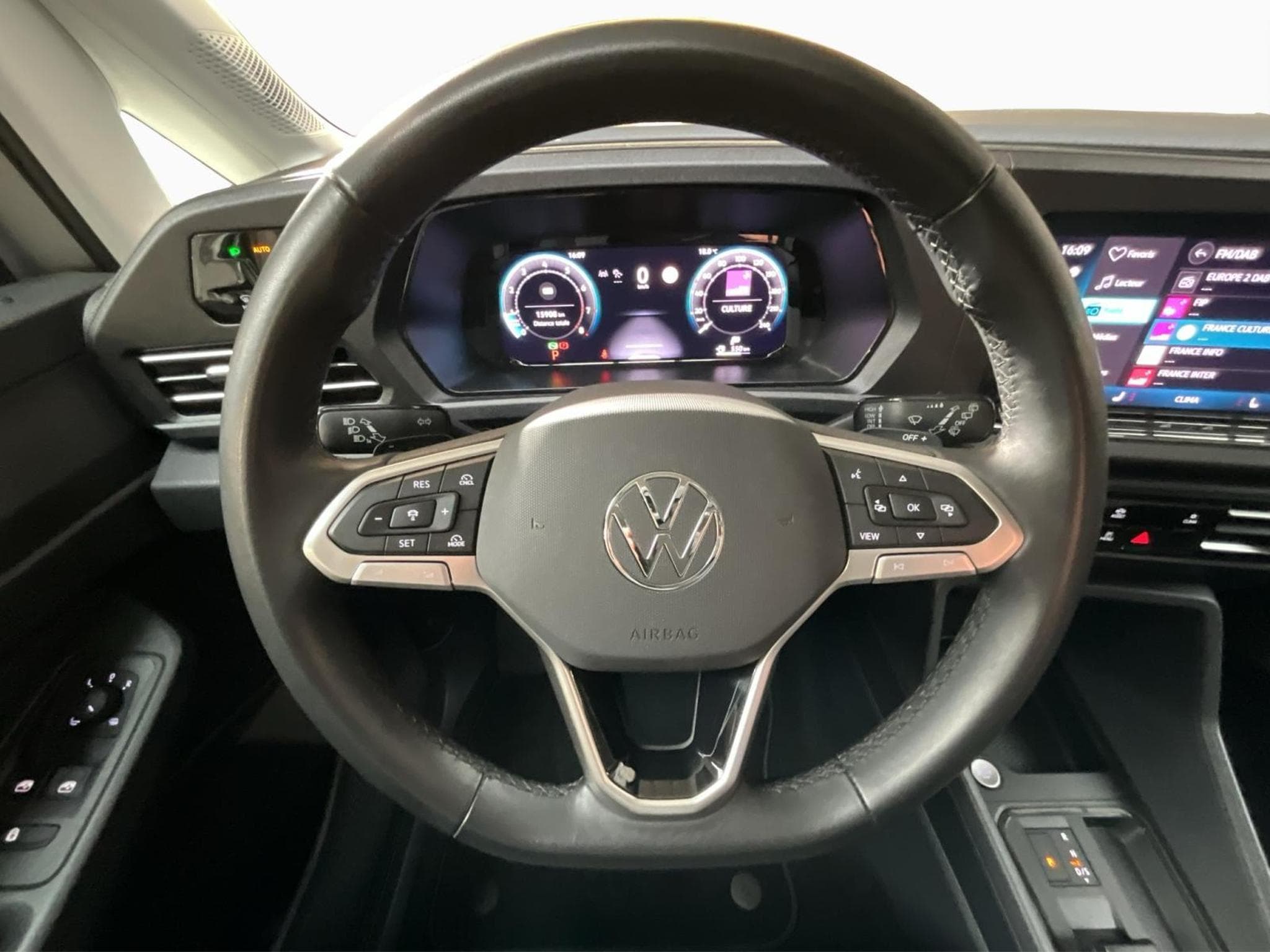 VW Caddy Life+DSG+P.Cool&Sound+7Sitze+Edition+AHK+LED (2025) - Photo 10