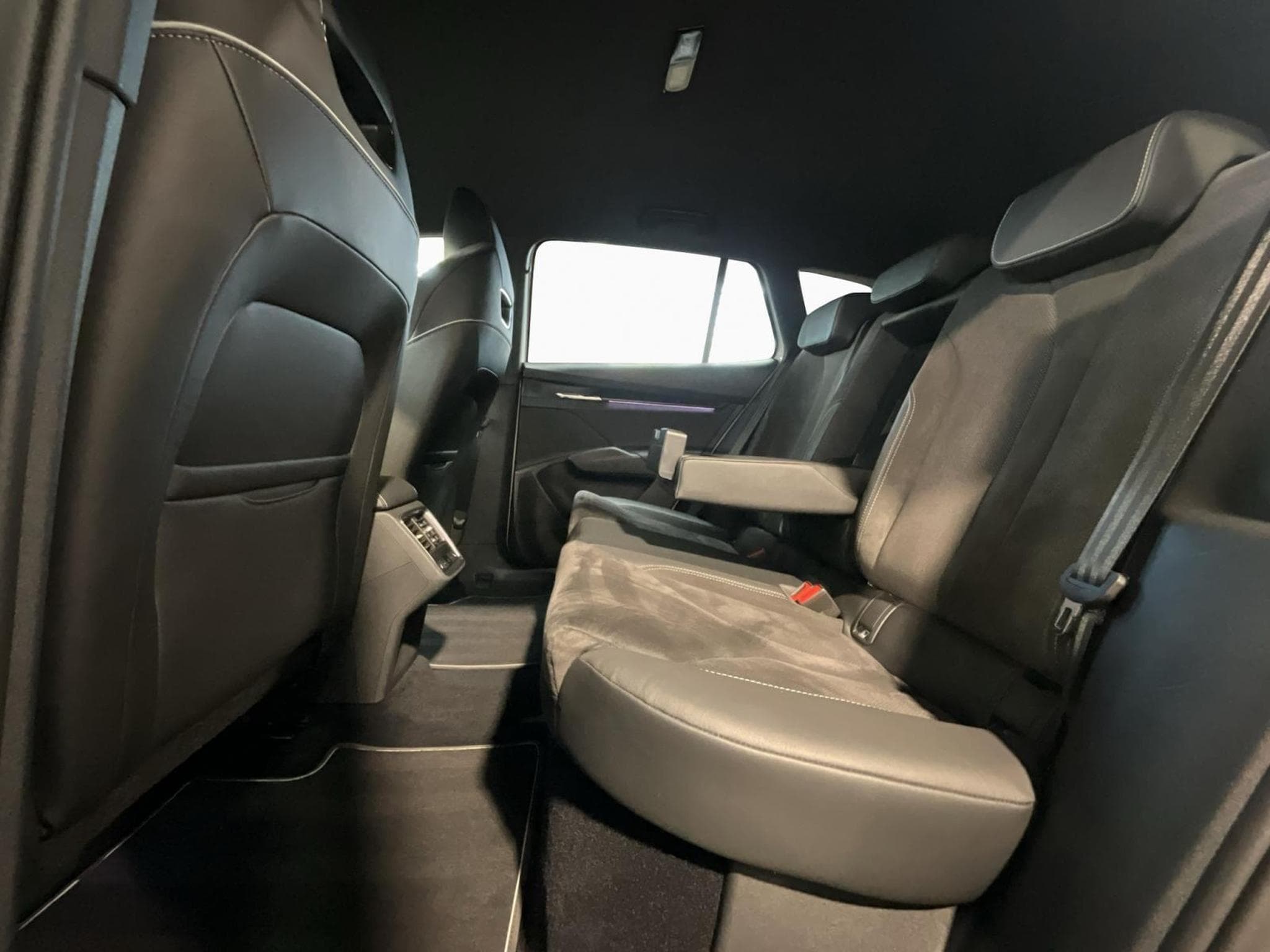 Skoda Enyaq 77kWh+iV80x+4x4+Transport+Assisted+Climate-Plus+Sportline+AH (2023) - Photo 16
