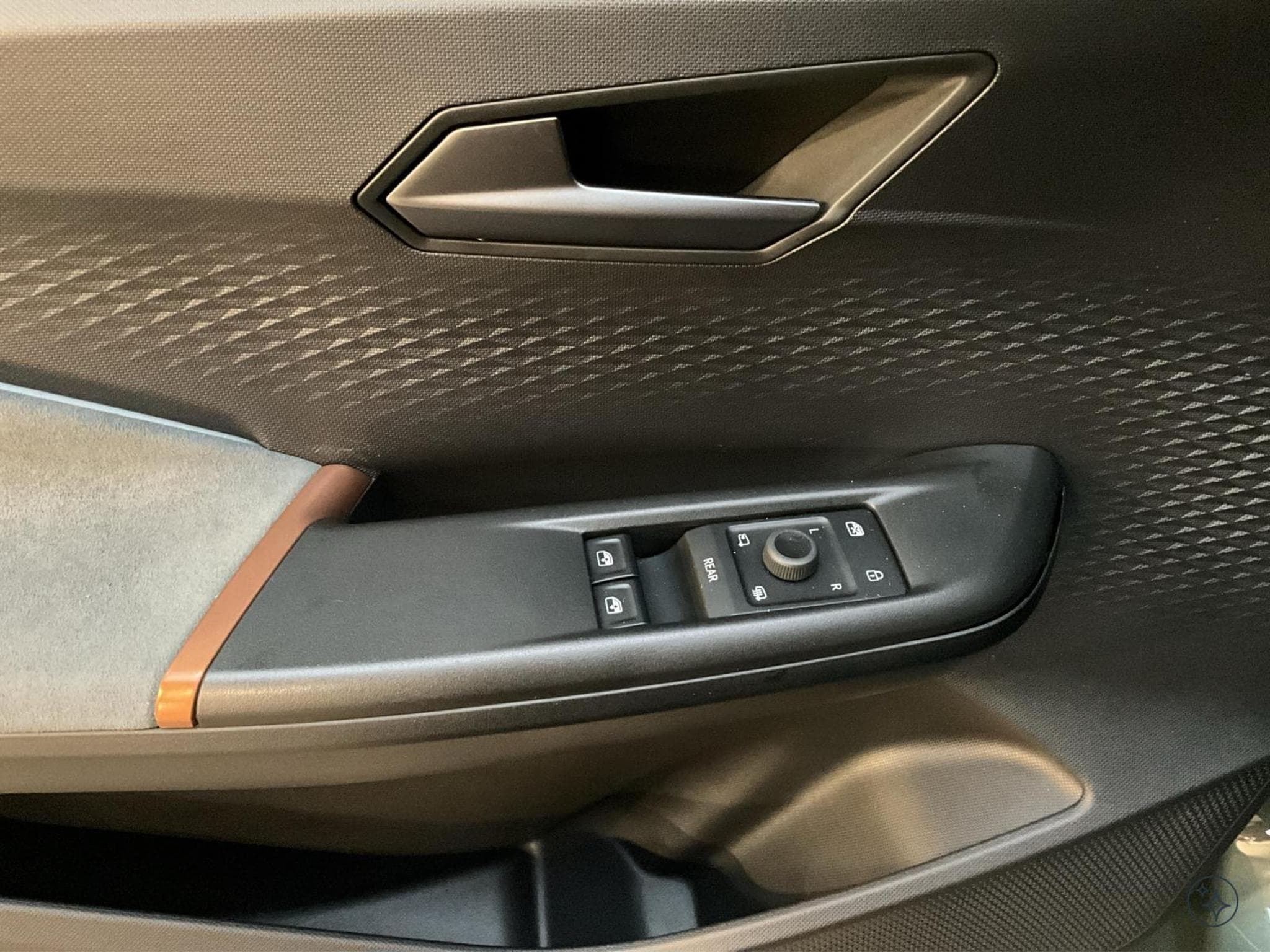 Cupra Born 79kWh+VZ+P.Tech-M+Skyline+P.AR-HUD+P.Pilot-M (2024) - Photo 14