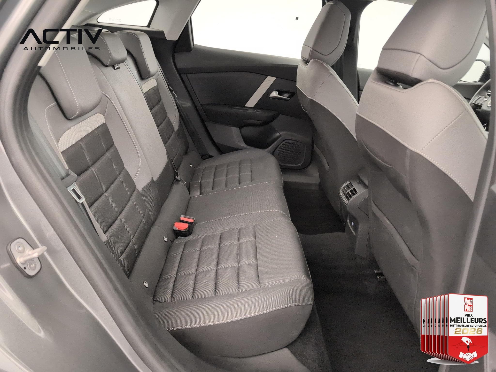 Citroën C4 Hybride 145 ch e-DCS6 Plus (2025) - Photo 10