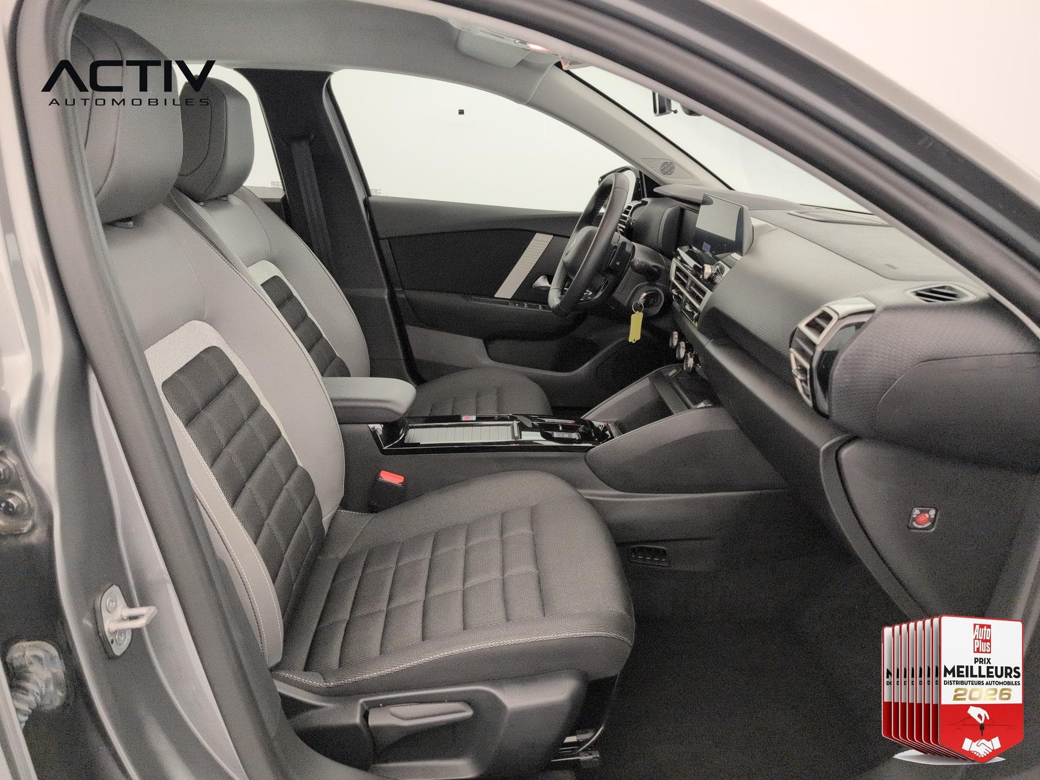 Citroën C4 Hybride 145 ch e-DCS6 Plus (2025) - Photo 9