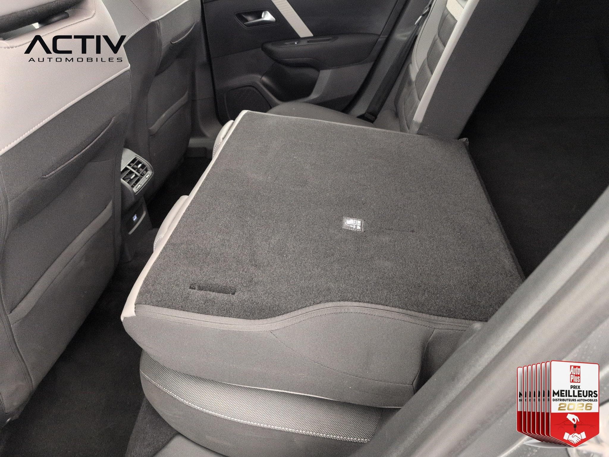 Citroën C4 Hybride 145 ch e-DCS6 Plus (2025) - Photo 12