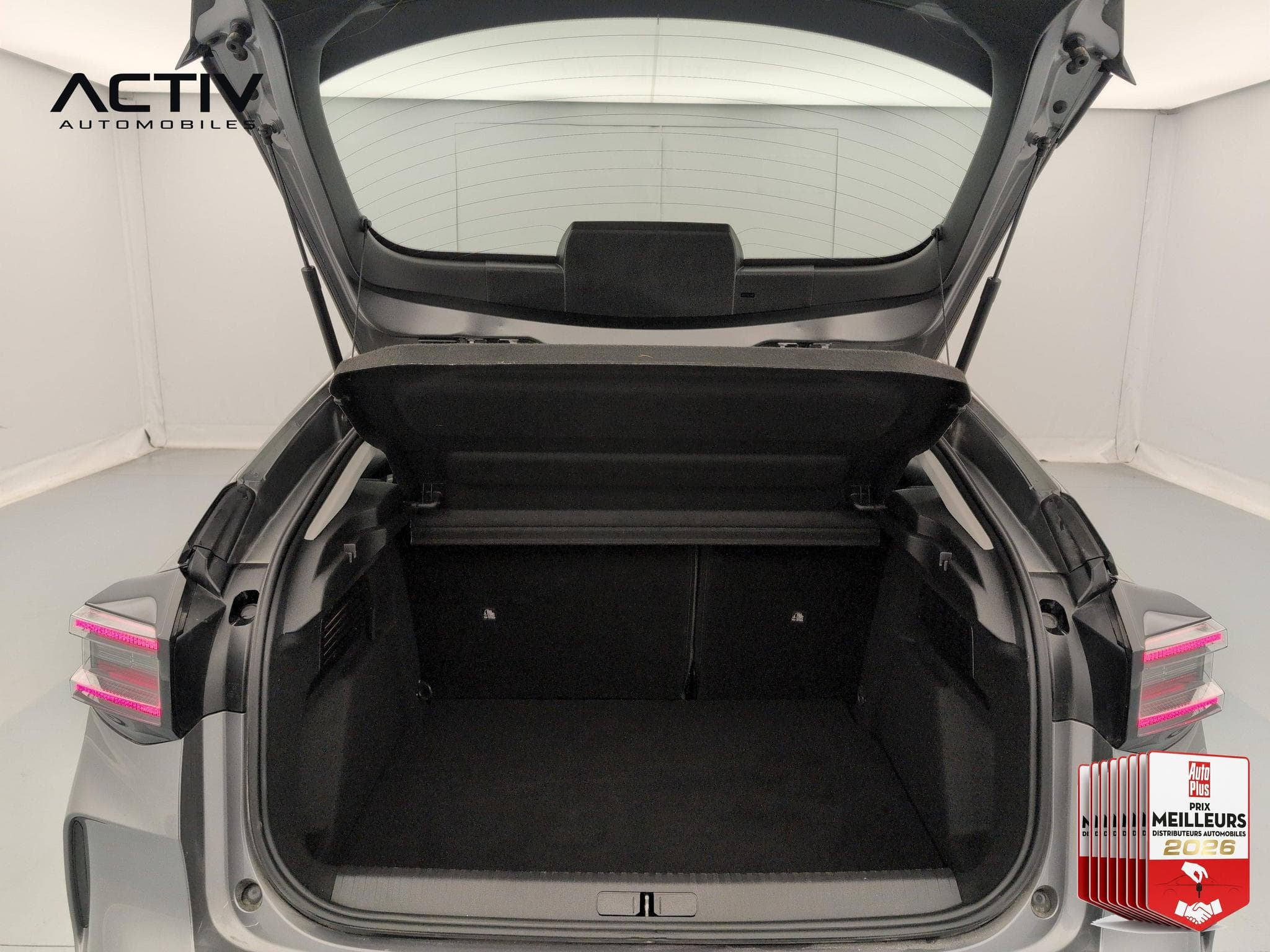 Citroën C4 Hybride 145 ch e-DCS6 Plus (2025) - Photo 11