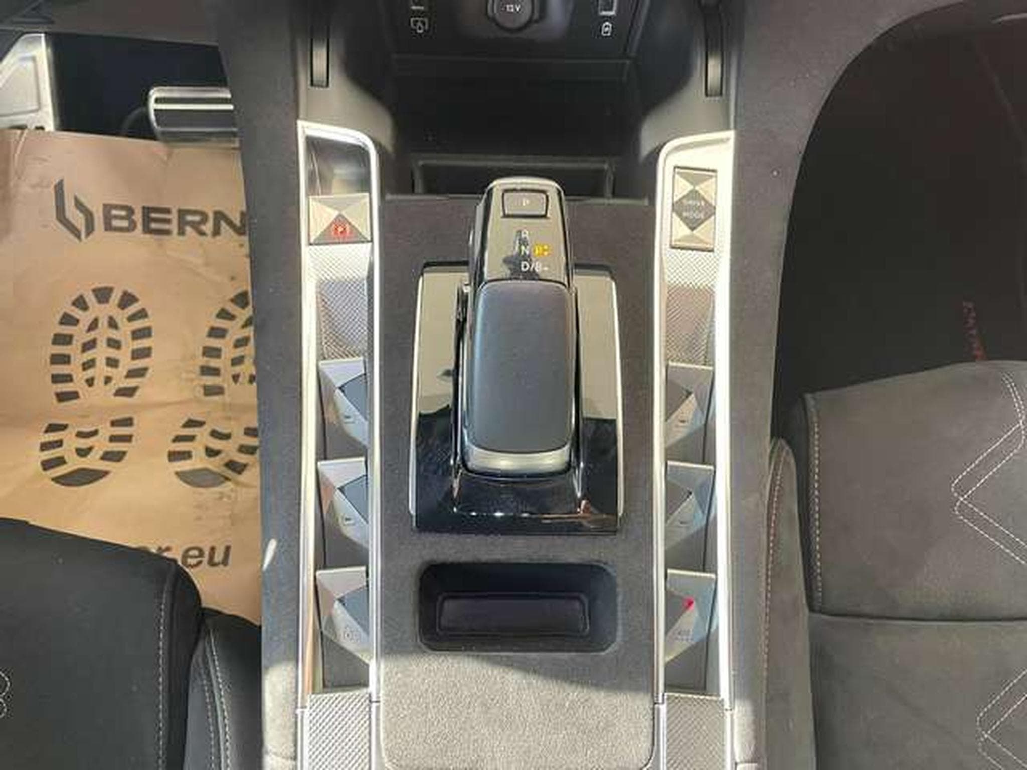DS Automobiles DS7 E-TENSE 4x4 - 360 Ch HYBRID Plug in - JUSQU'A 36 MOIS DE GAR (2023) - Photo 24