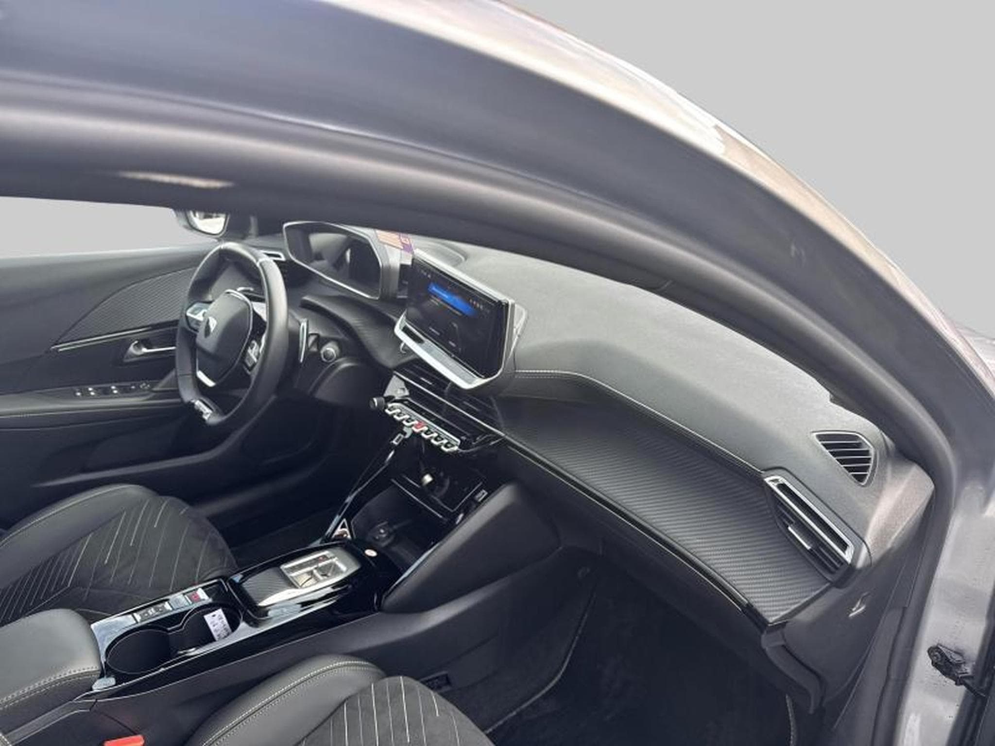 Peugeot 208 GT 1.2 Hybrid 136 e-DSC6 (2024) - Photo 9