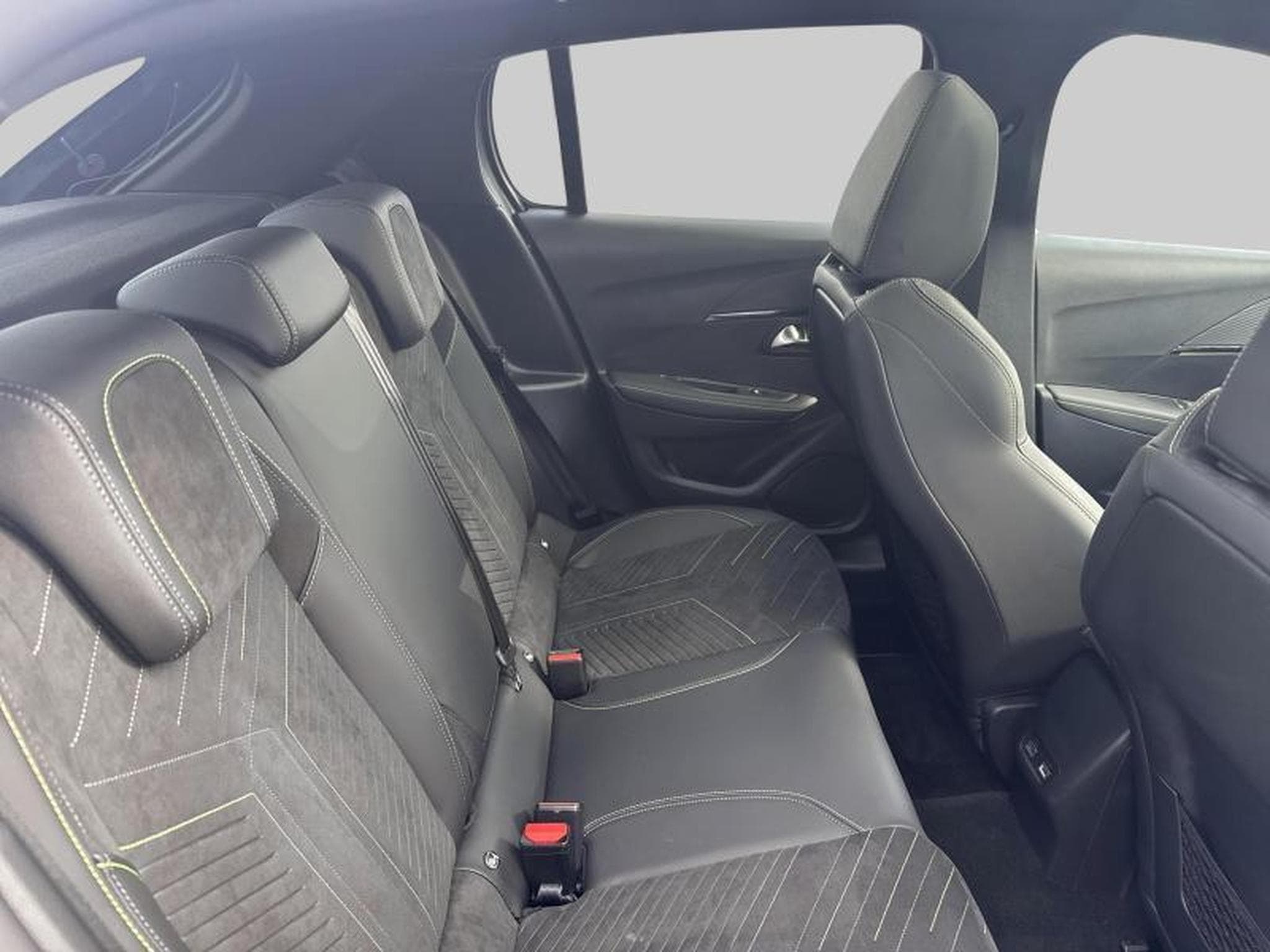 Peugeot 208 GT 1.2 Hybrid 136 e-DSC6 (2024) - Photo 10