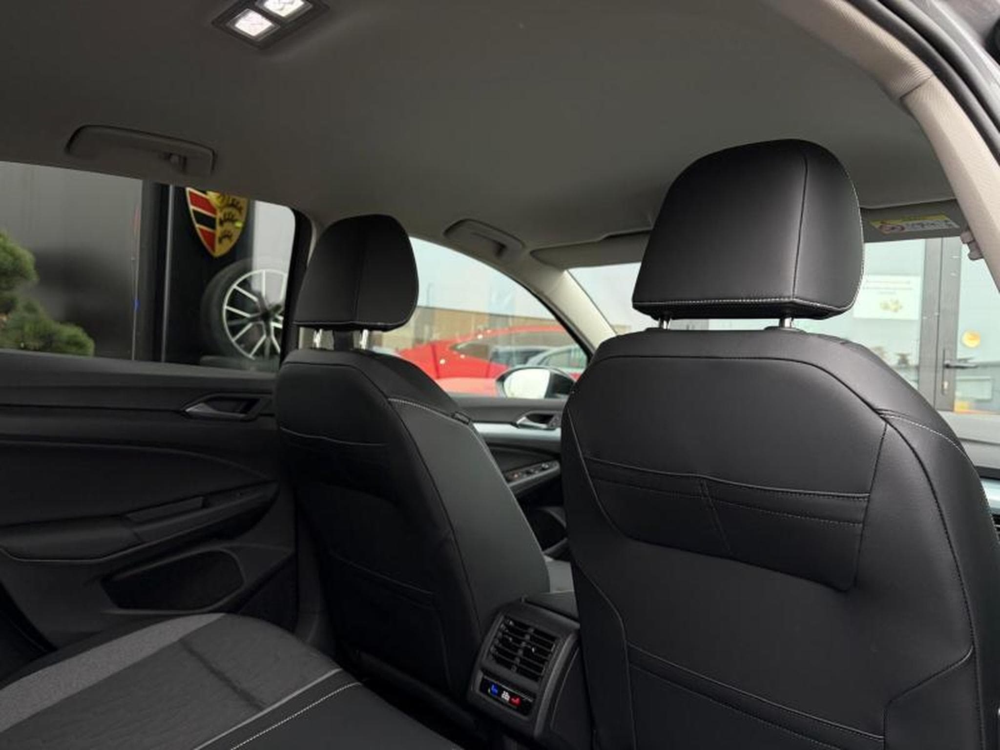 VW Golf Life Energy 1.5 150ch/Garantie VW 01-2031/Attelage/Camera/Si (2025) - Foto 16