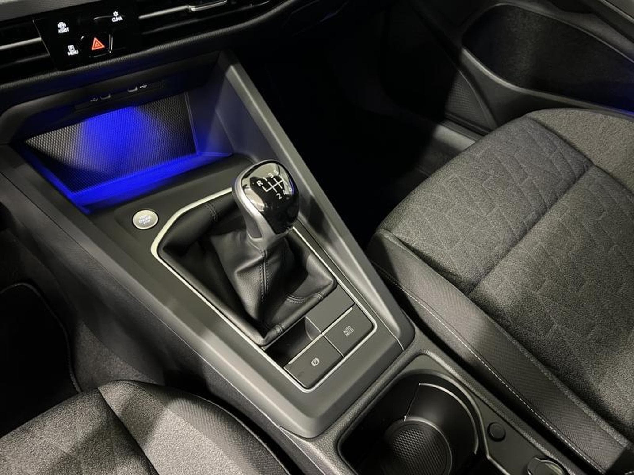 VW Golf Life Move (2024) - Photo 8