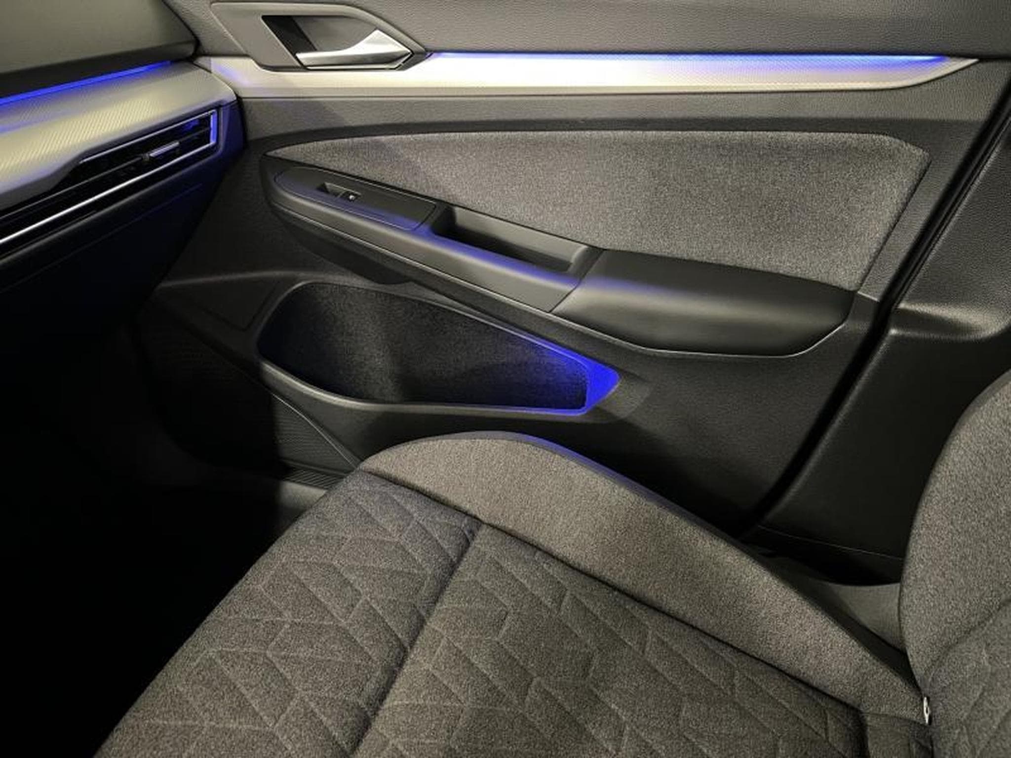 VW Golf Life Move (2024) - Photo 12