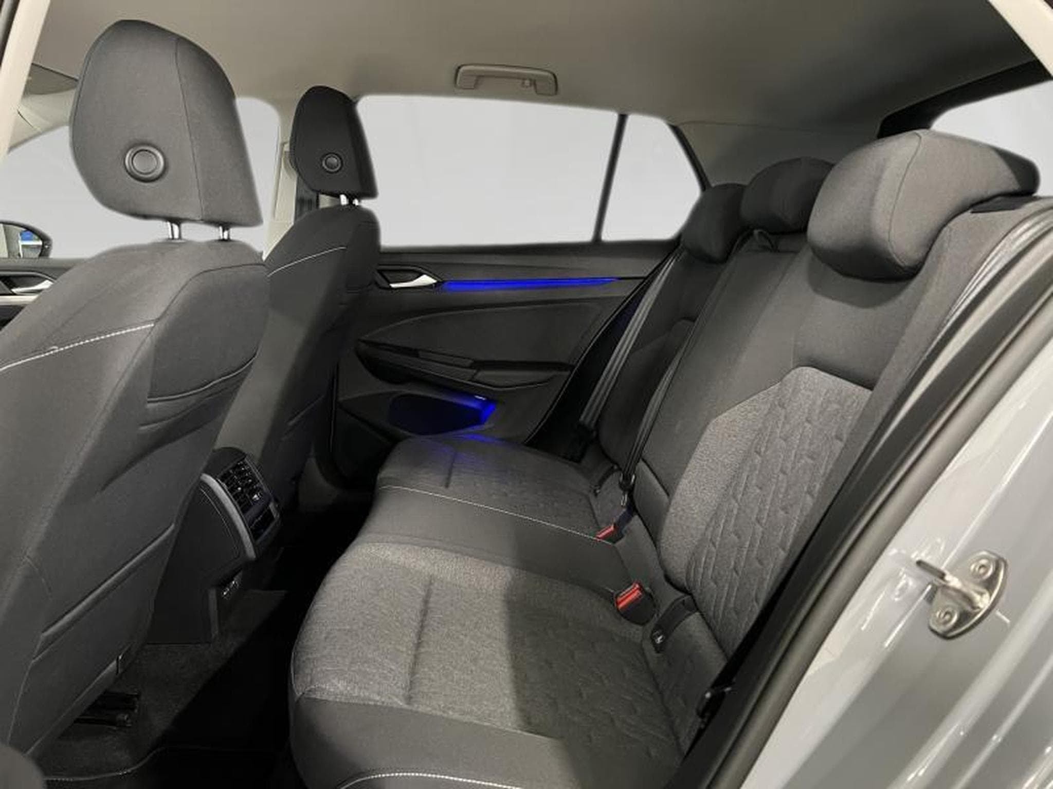 VW Golf Life Move (2024) - Photo 18