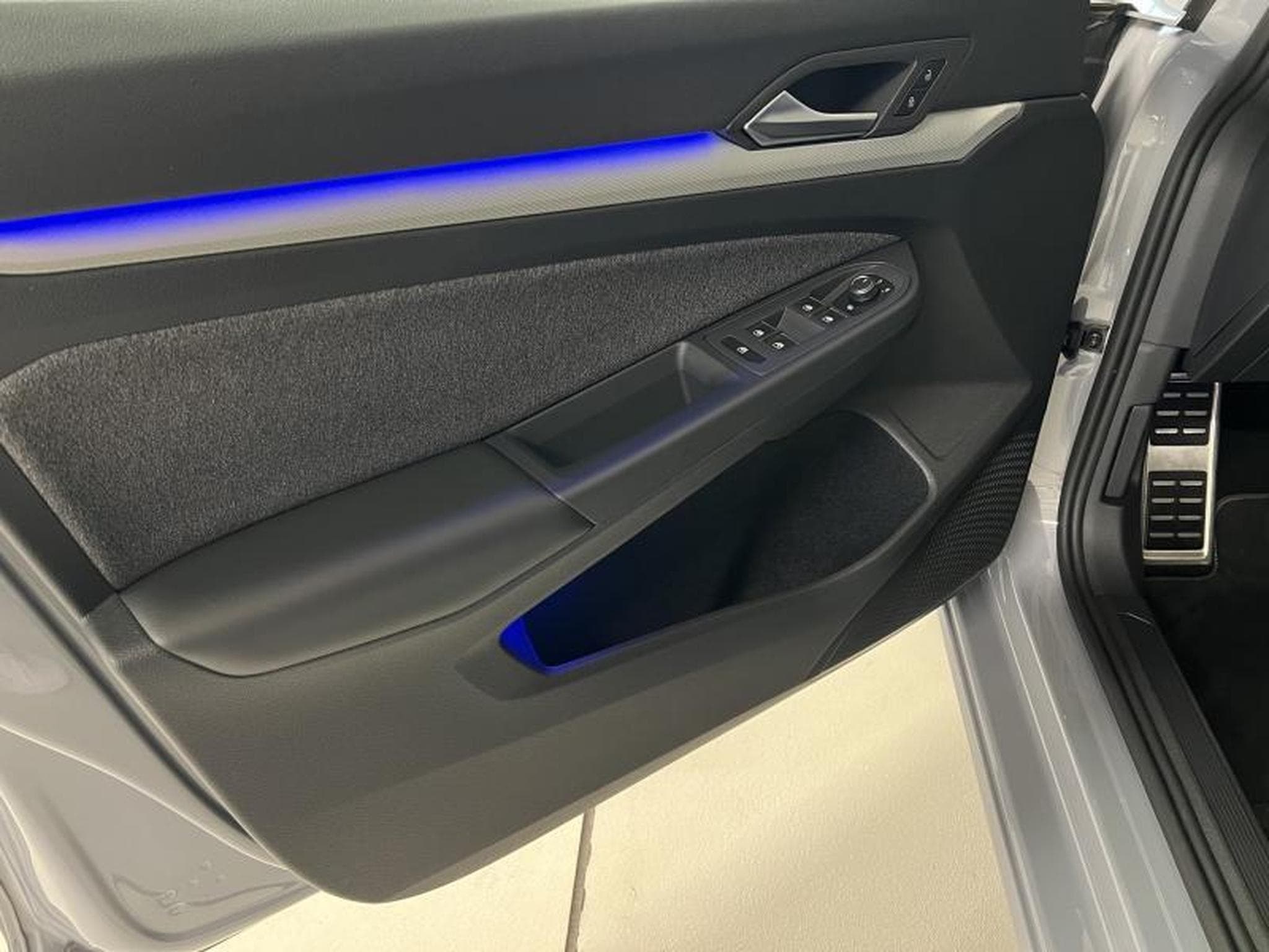 VW Golf Life Move (2024) - Photo 17