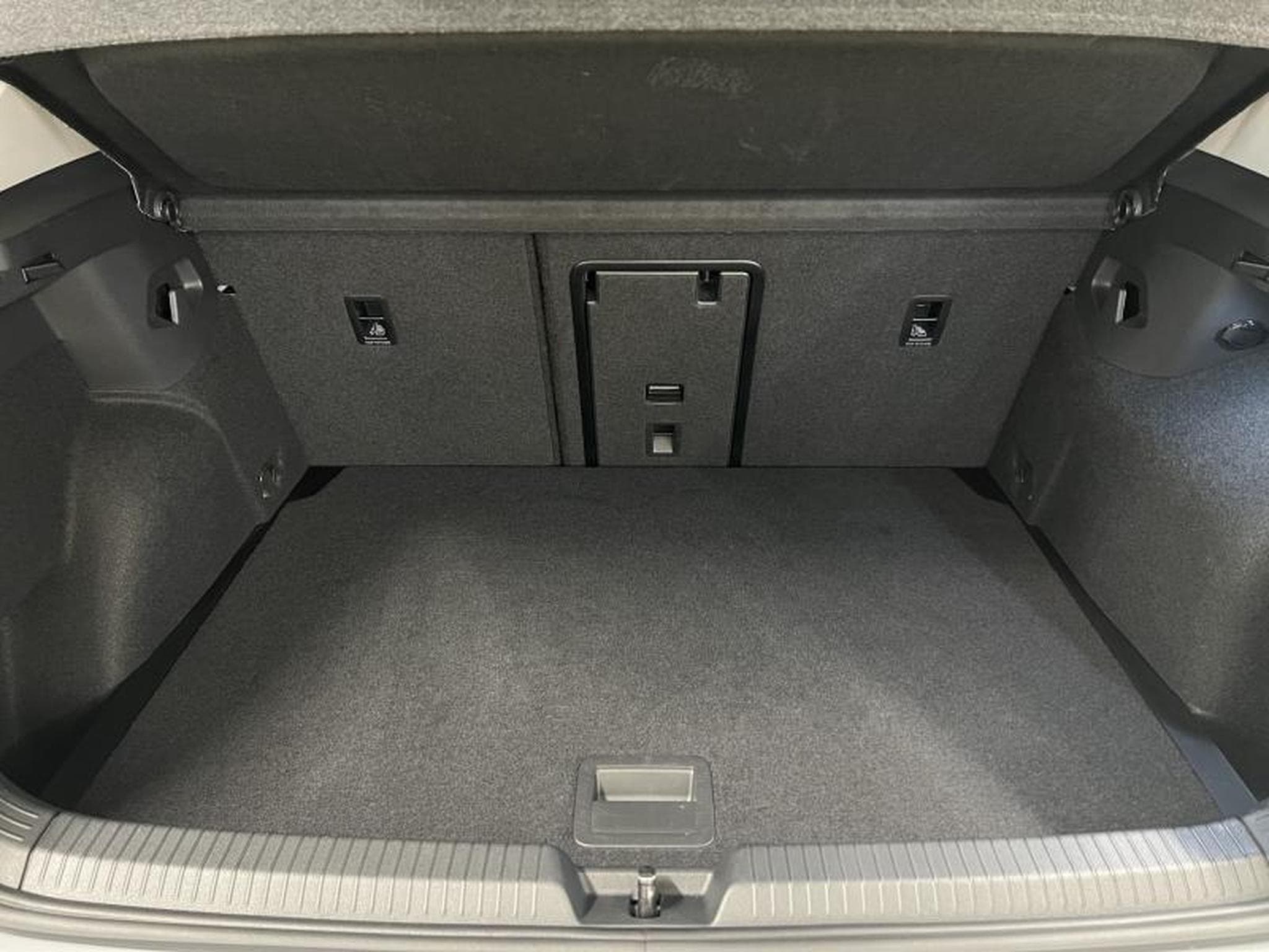 VW Golf Life Move (2024) - Photo 20