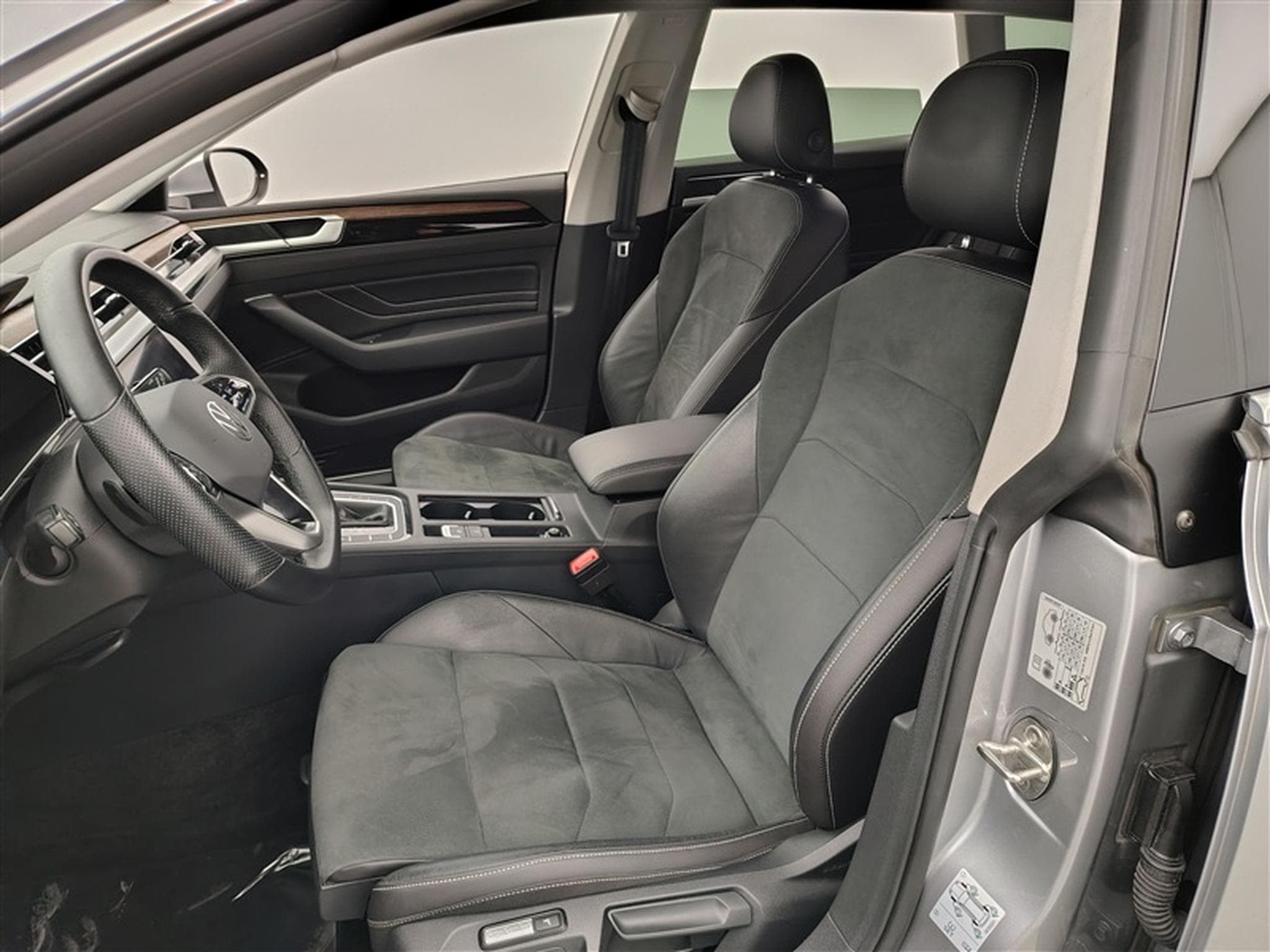VW Arteon SB 2.0 TDi SCR Elegance Business Premium DSG (2024) - Foto 7