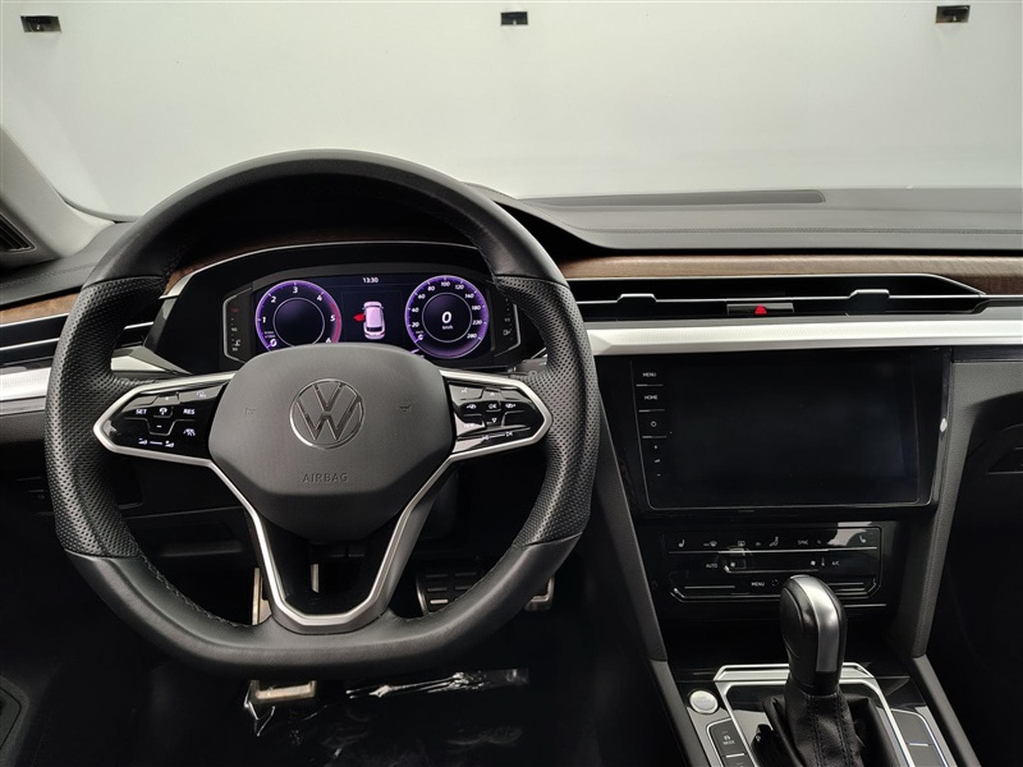 VW Arteon SB 2.0 TDi SCR Elegance Business Premium DSG (2024) - Foto 9