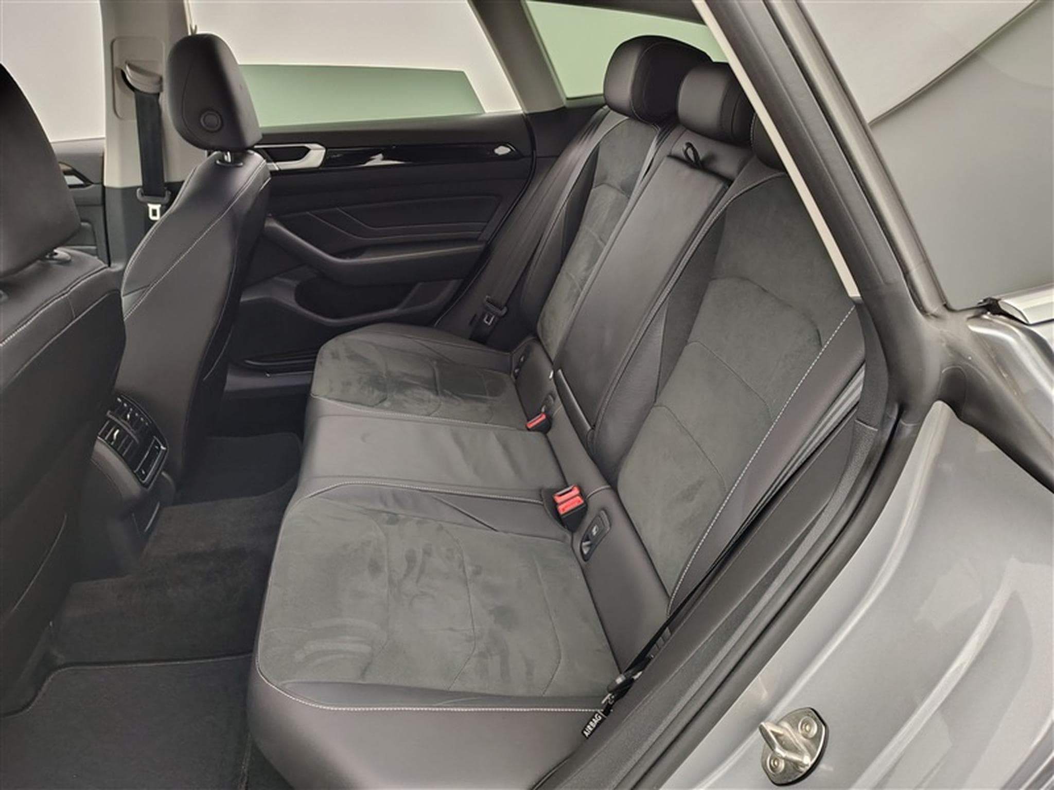 VW Arteon SB 2.0 TDi SCR Elegance Business Premium DSG (2024) - Foto 13