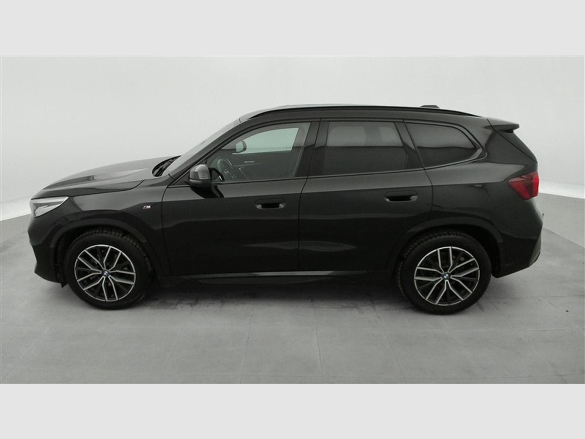 BMW X1 1.8iA PACK M  NAVI / CUIR SPORT /FULL LED (2025) - Foto 3