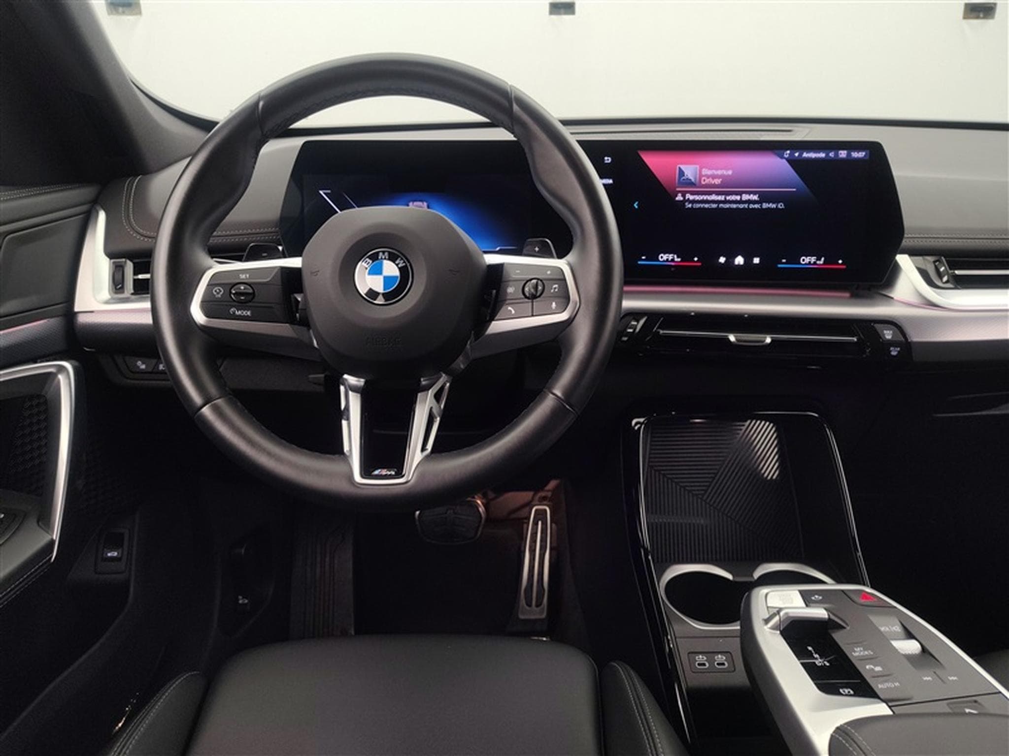BMW X1 1.8iA PACK M  NAVI / CUIR SPORT /FULL LED (2025) - Foto 9