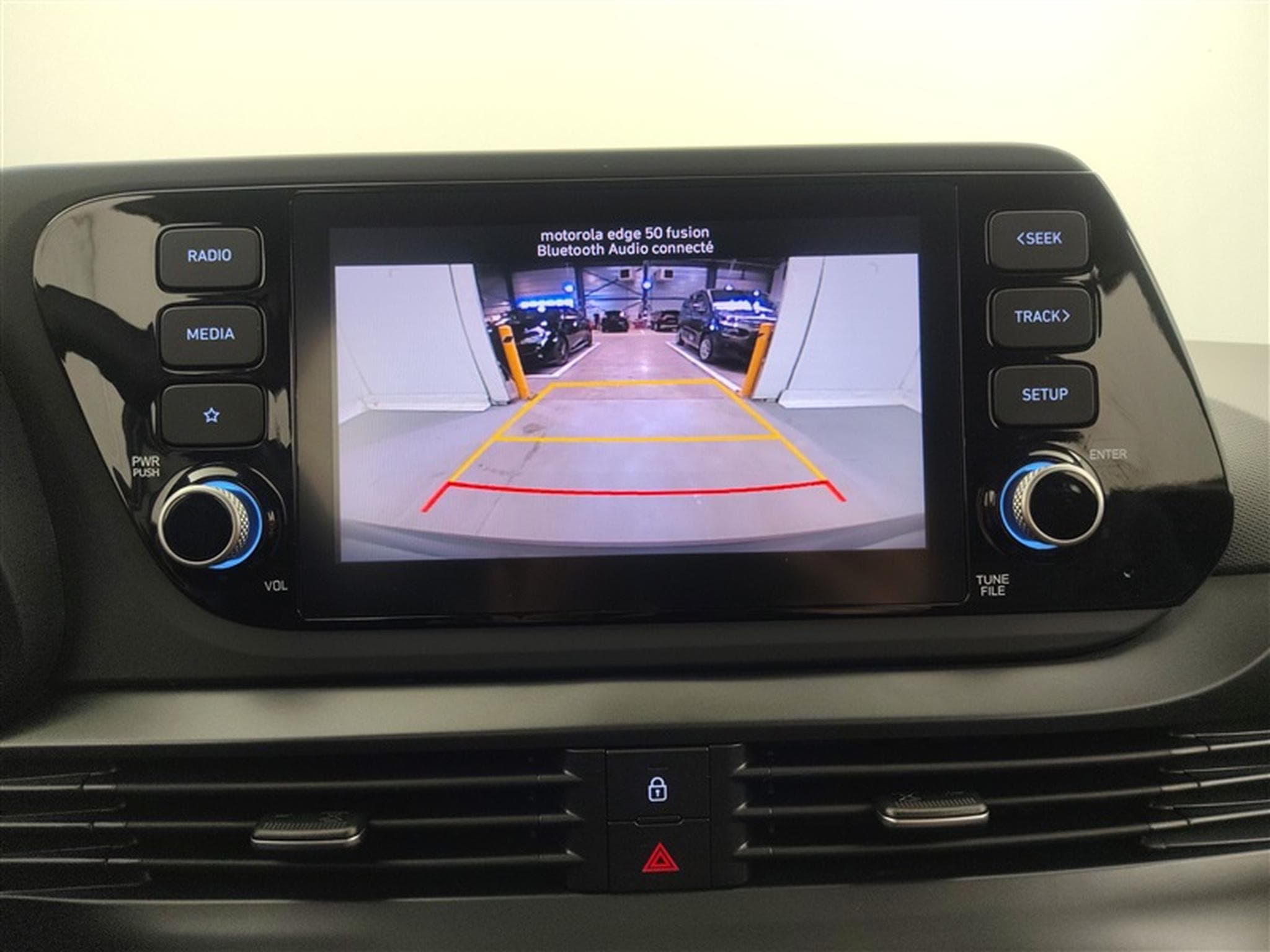 Hyundai Bayon 1.0 T-GDi MHEV DCT-7 100Cv Intuitive CARPLAY / CLIM (2023) - Photo 17