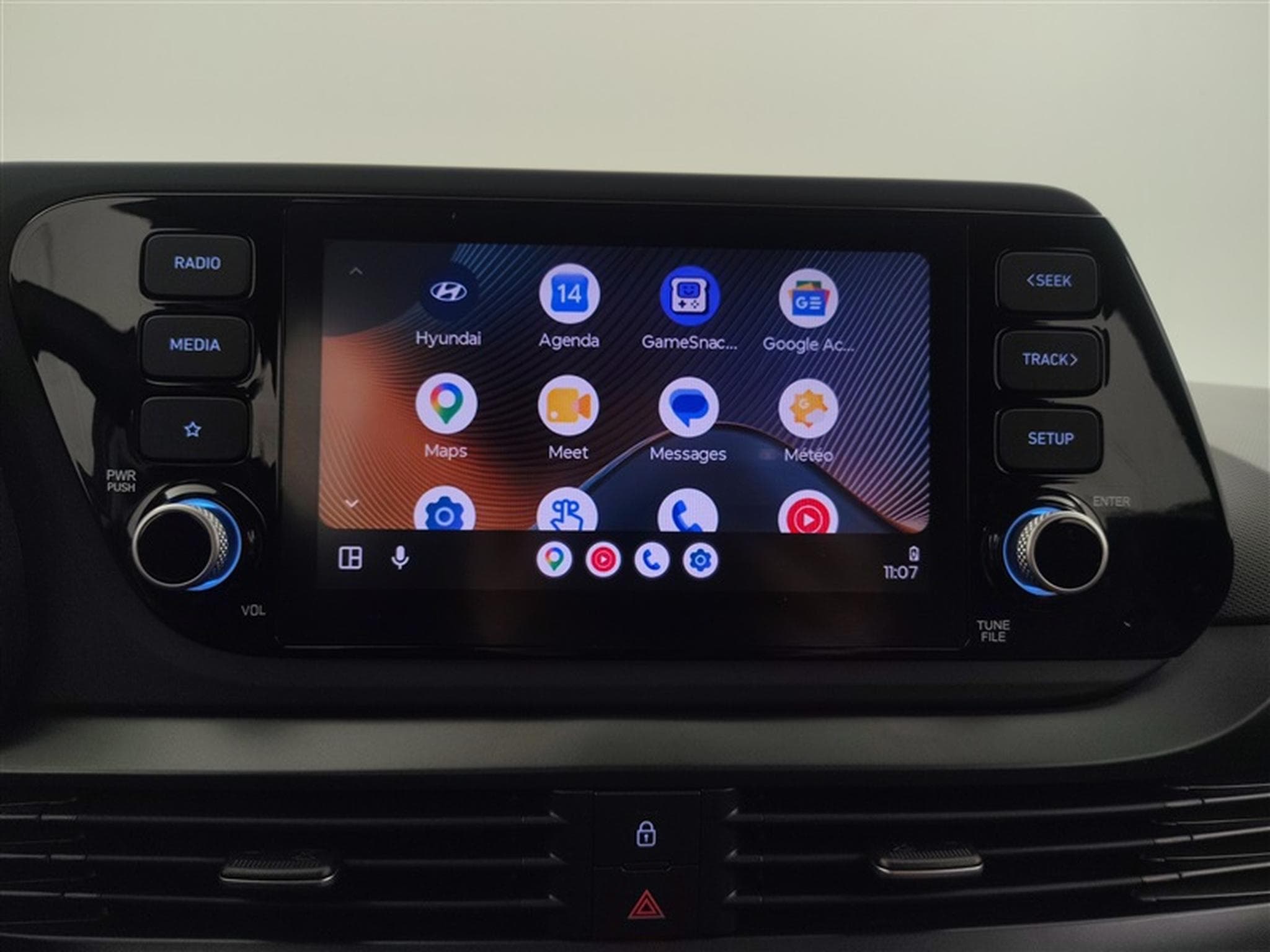 Hyundai Bayon 1.0 T-GDi MHEV DCT-7 100Cv Intuitive CARPLAY / CLIM (2023) - Photo 19
