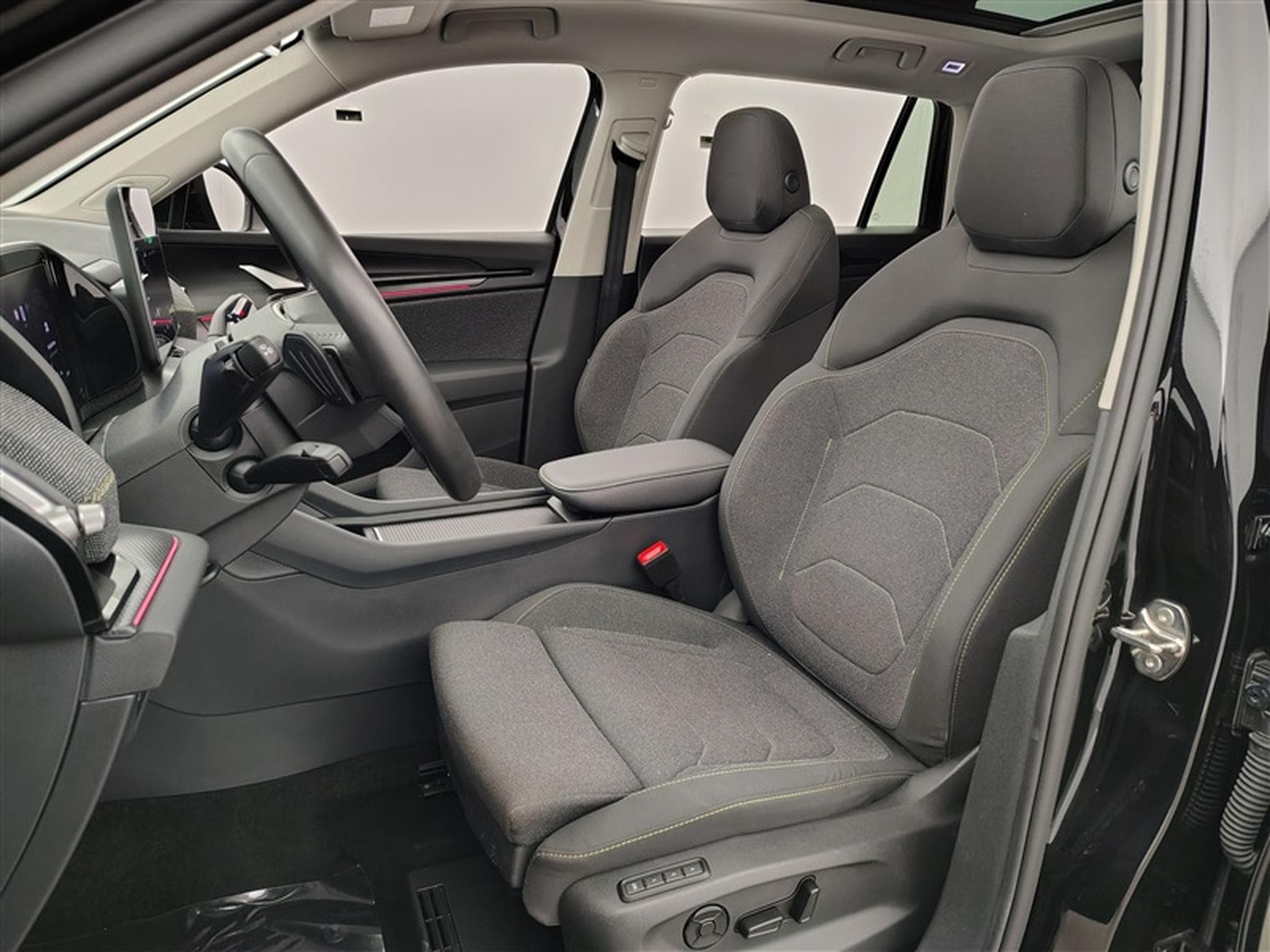 Skoda Kodiaq 1.5 TSI m-HEV 150Cv DSG Selection 7PL / CARPLAY / CAMERA (2024) - Foto 7