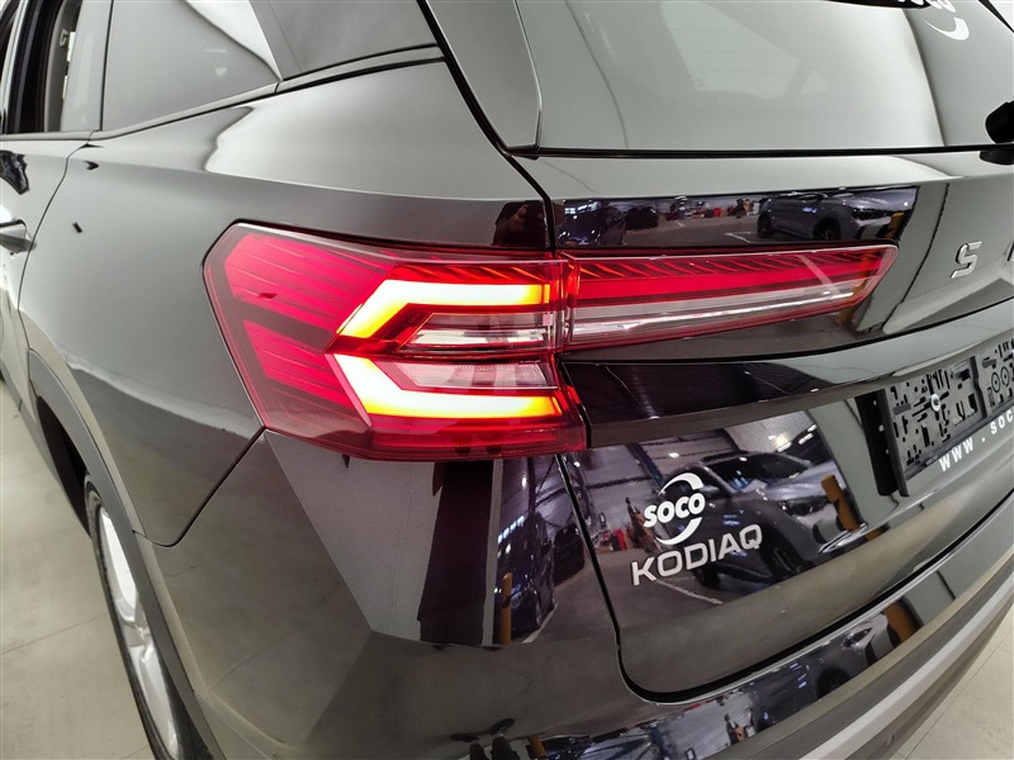 Skoda Kodiaq 1.5 TSI m-HEV 150Cv DSG Selection 7PL / CARPLAY / CAMERA (2024) - Foto 16