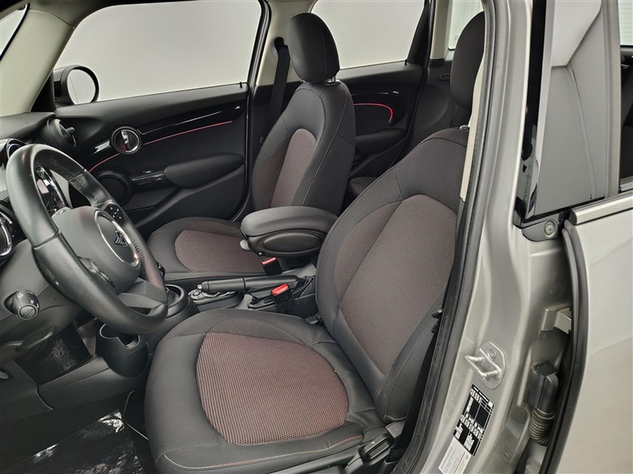 MINI Cooper 1.5A Camden DCT  Navi / Led / PDC (2023) - Foto 7