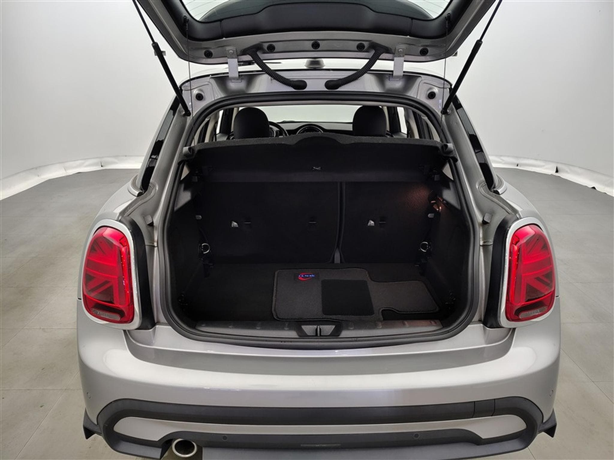 MINI Cooper 1.5A Camden DCT  Navi / Led / PDC (2023) - Foto 14