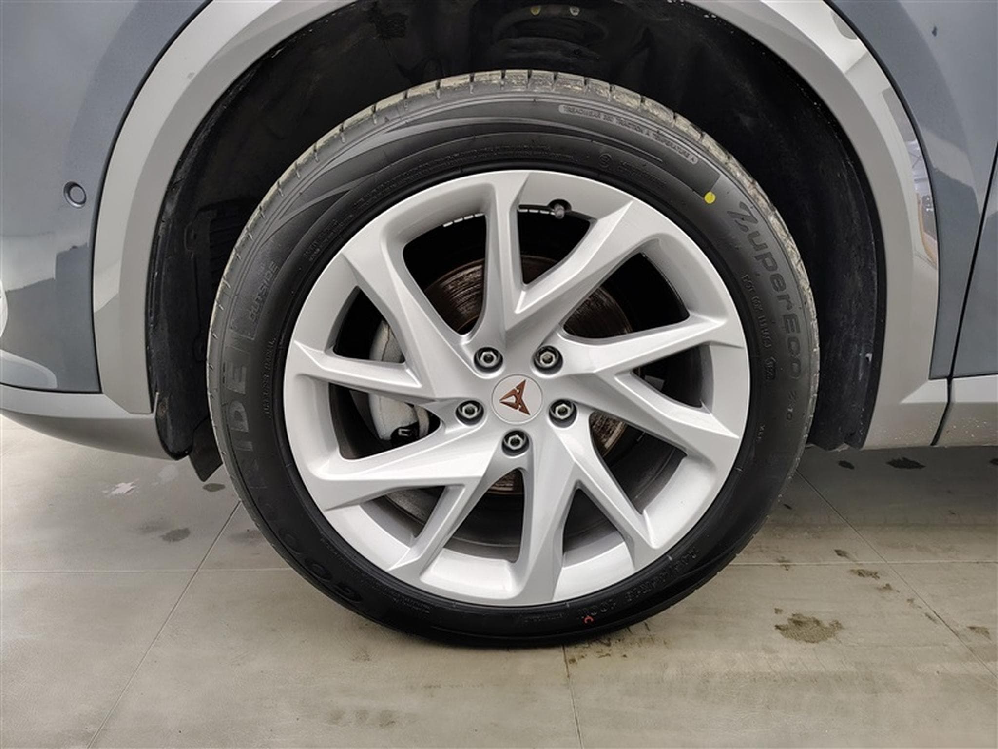 Cupra Formentor 1.4 e-Hybrid PHEV DSG NAVI / FULL LED / S-CUIR (2023) - Foto 6