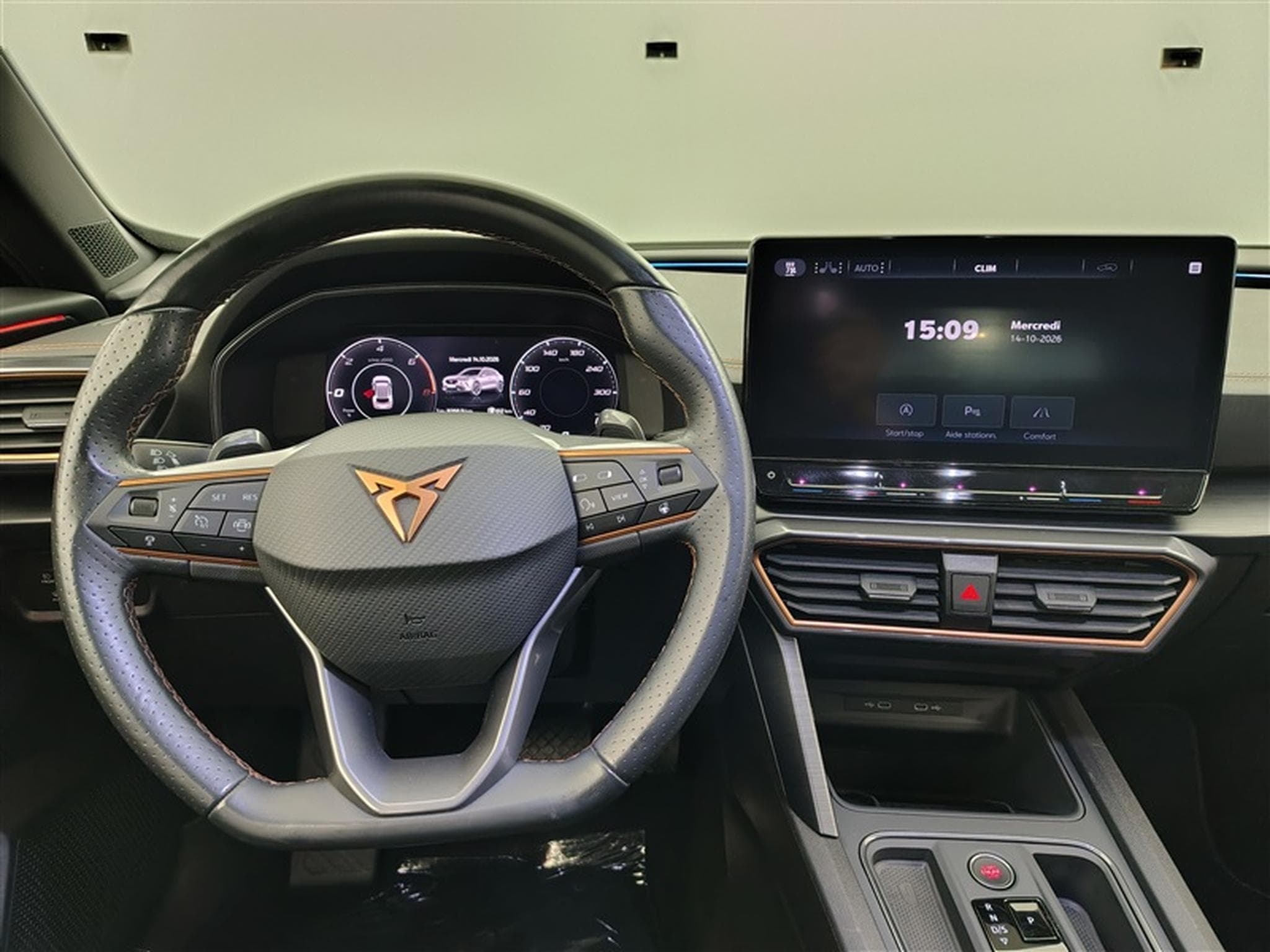 Cupra Formentor 1.4 e-Hybrid PHEV DSG NAVI / FULL LED / S-CUIR (2023) - Foto 9