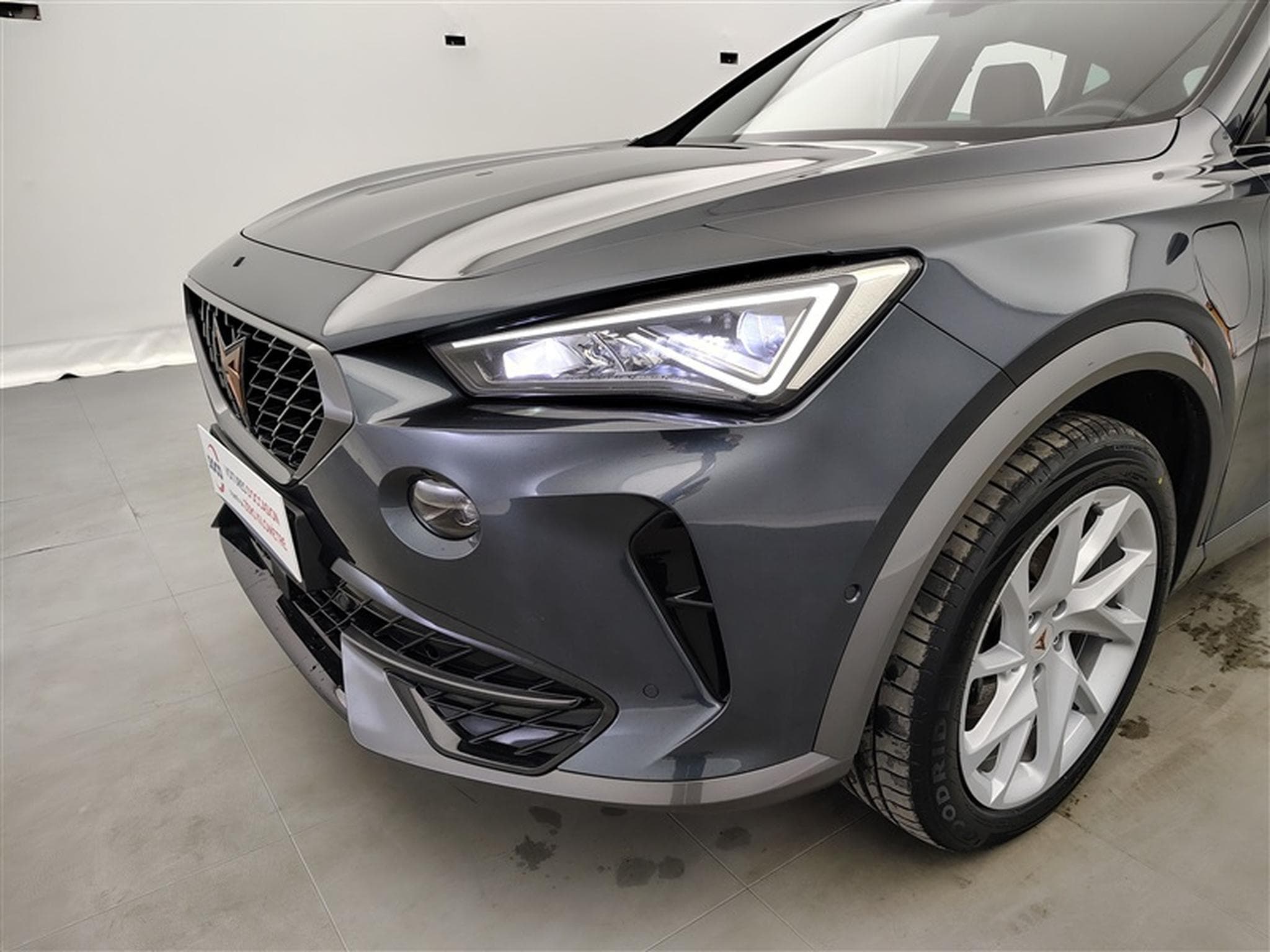 Cupra Formentor 1.4 e-Hybrid PHEV DSG NAVI / FULL LED / S-CUIR (2023) - Foto 15
