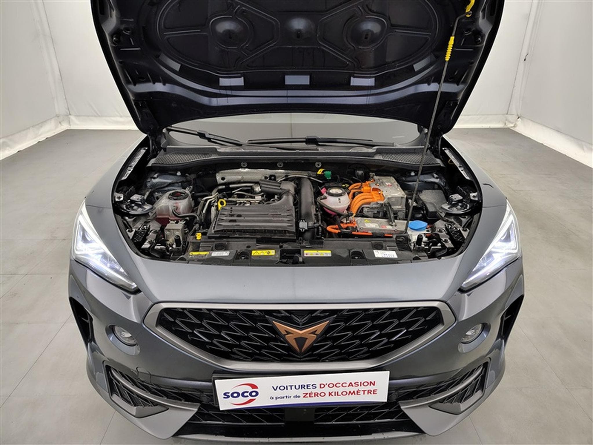 Cupra Formentor 1.4 e-Hybrid PHEV DSG NAVI / FULL LED / S-CUIR (2023) - Foto 19