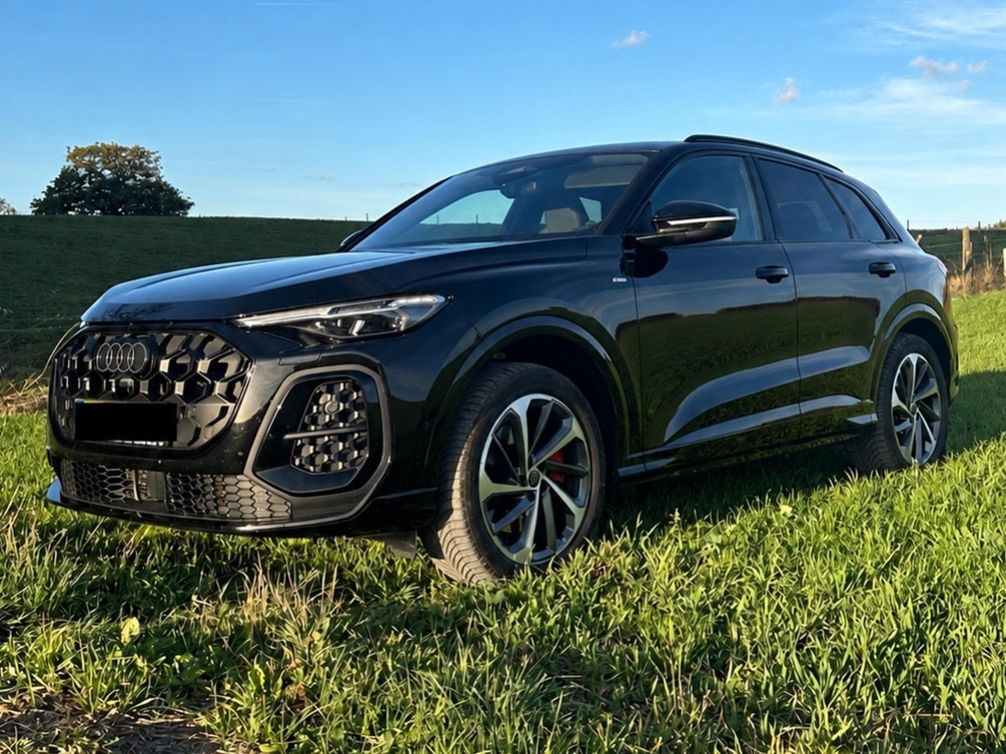 Audi Q5 S-Line (2025) - Photo 2