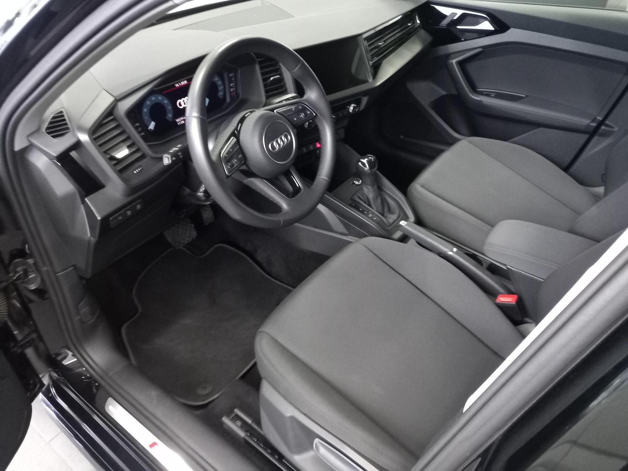 Audi A1 Sportback S line (2024) - Foto 2