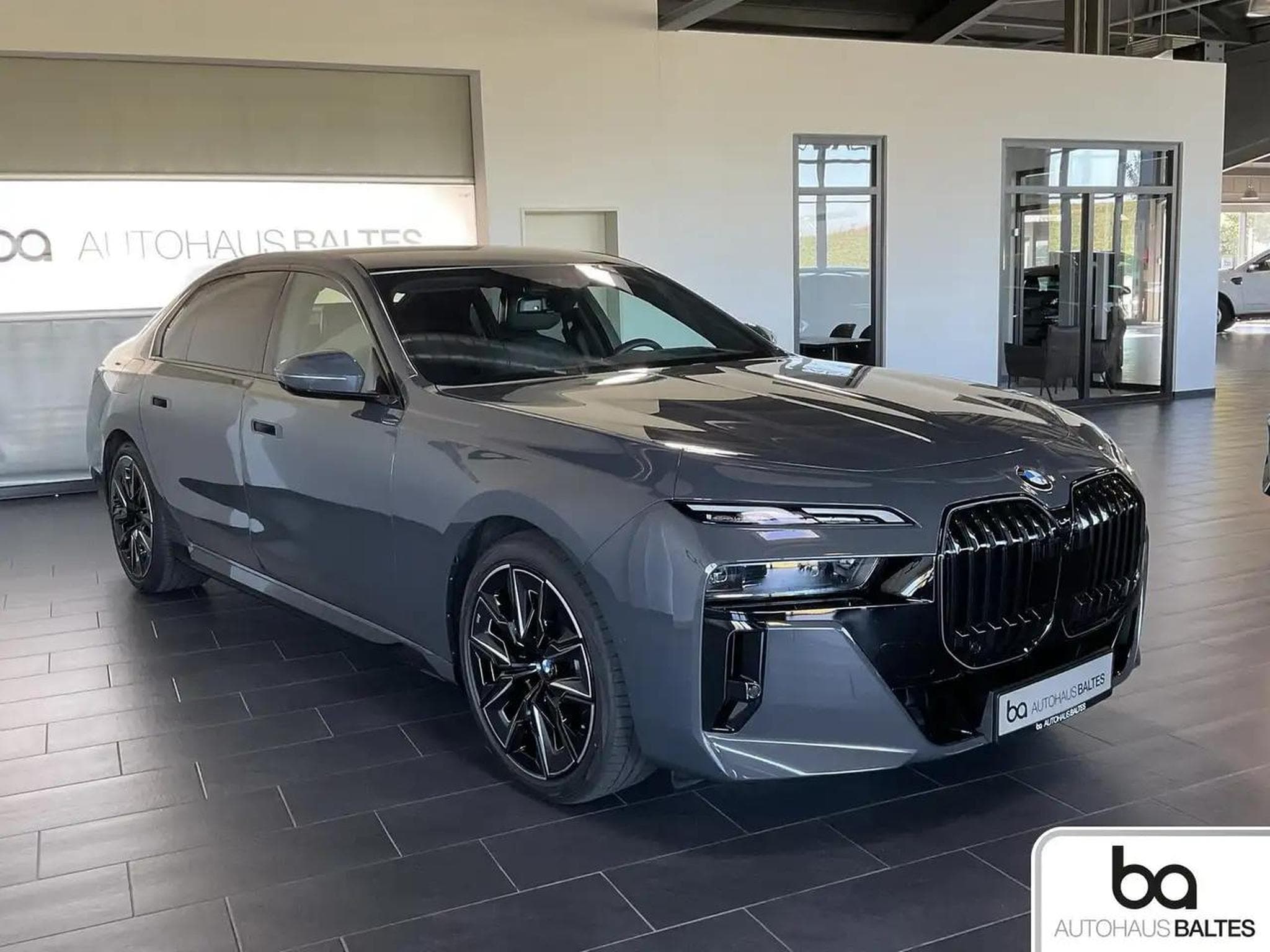 BMW 740 (2026) - Photo 5