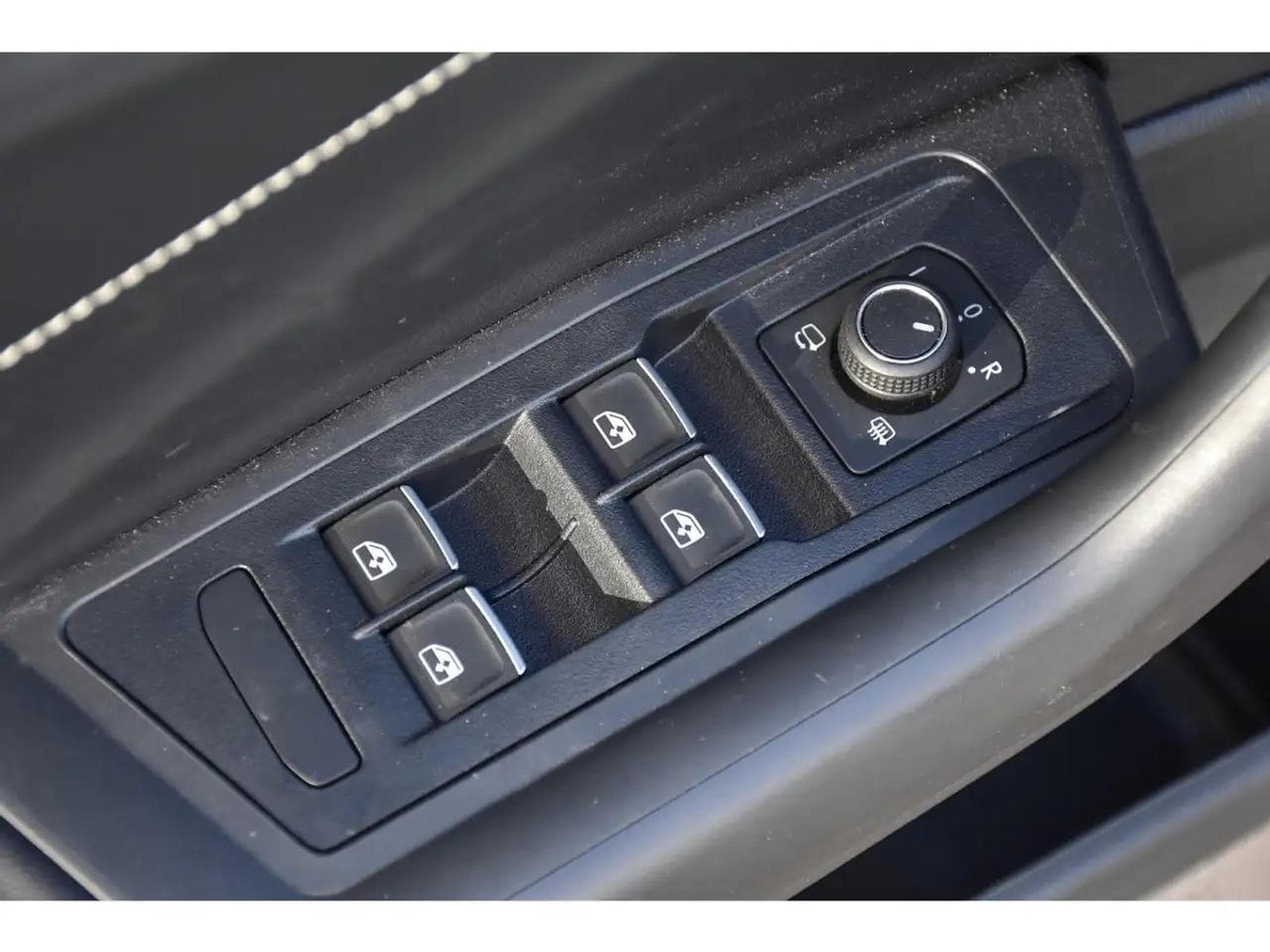 VW T-Roc (2026) - Photo 24