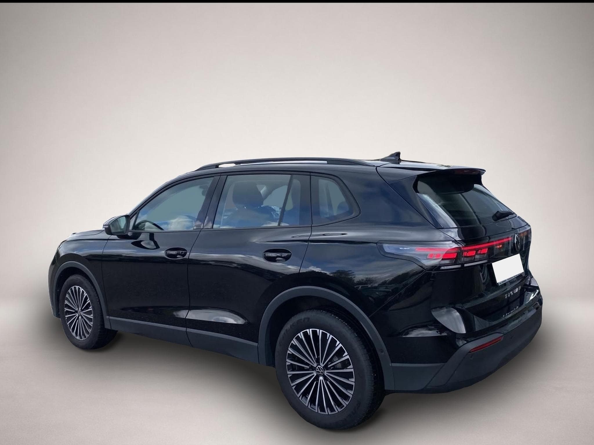 VW Tiguan (2025) - Photo 3