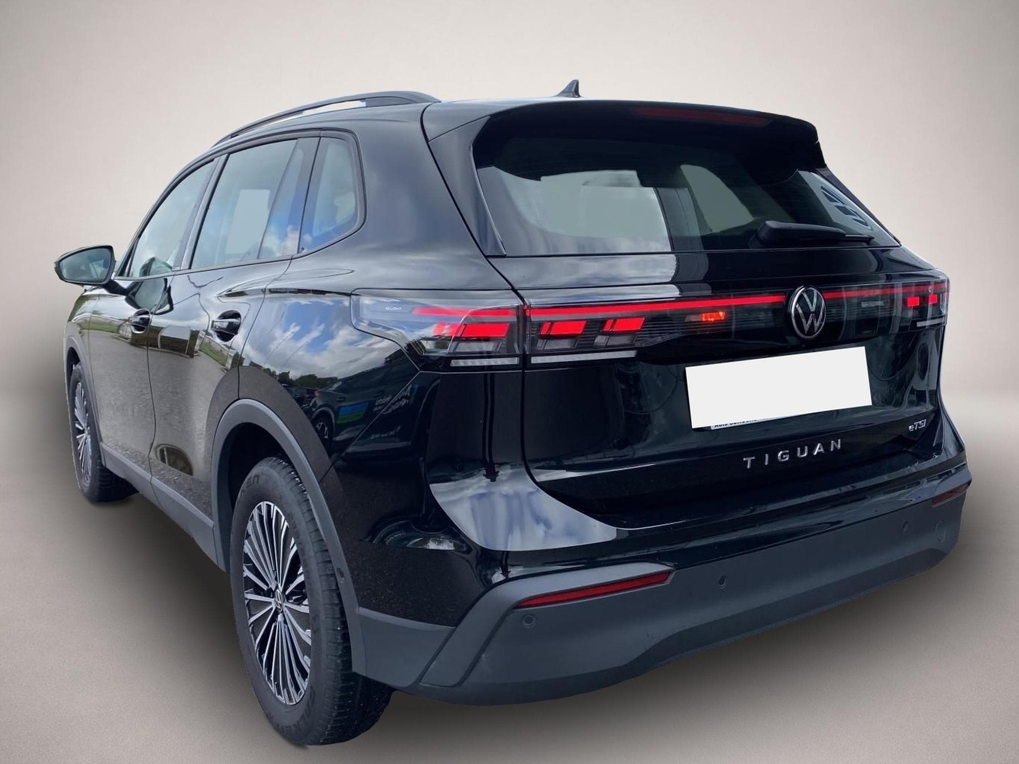 VW Tiguan (2025) - Photo 4