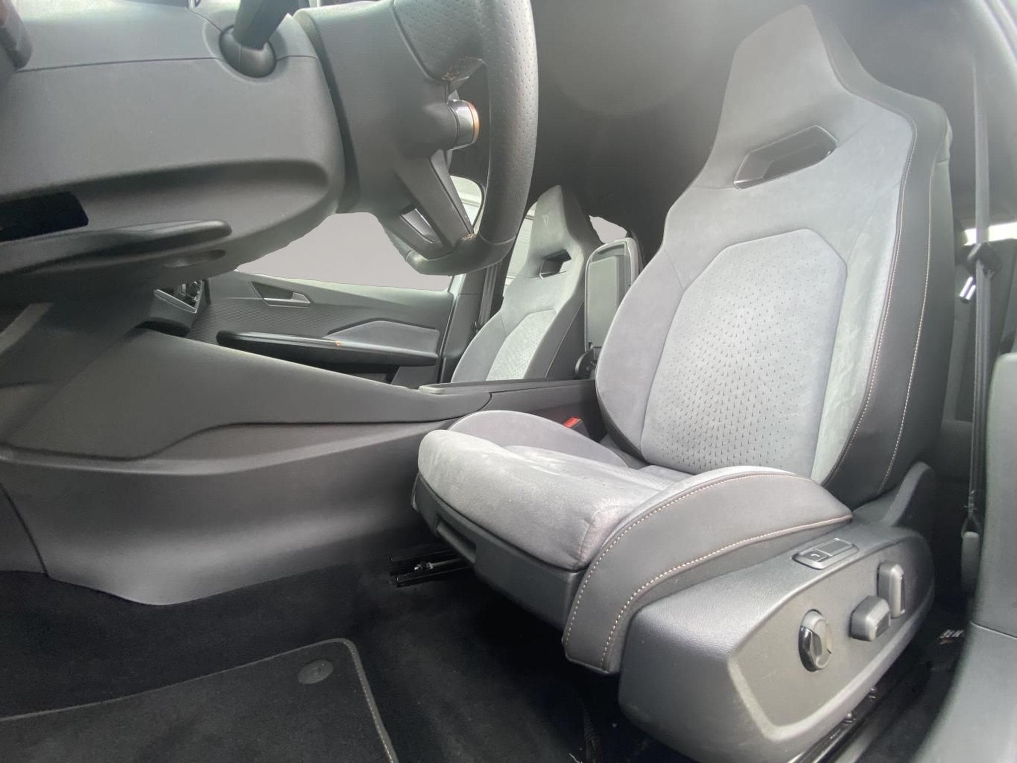 Cupra Born (2024) - Foto 8